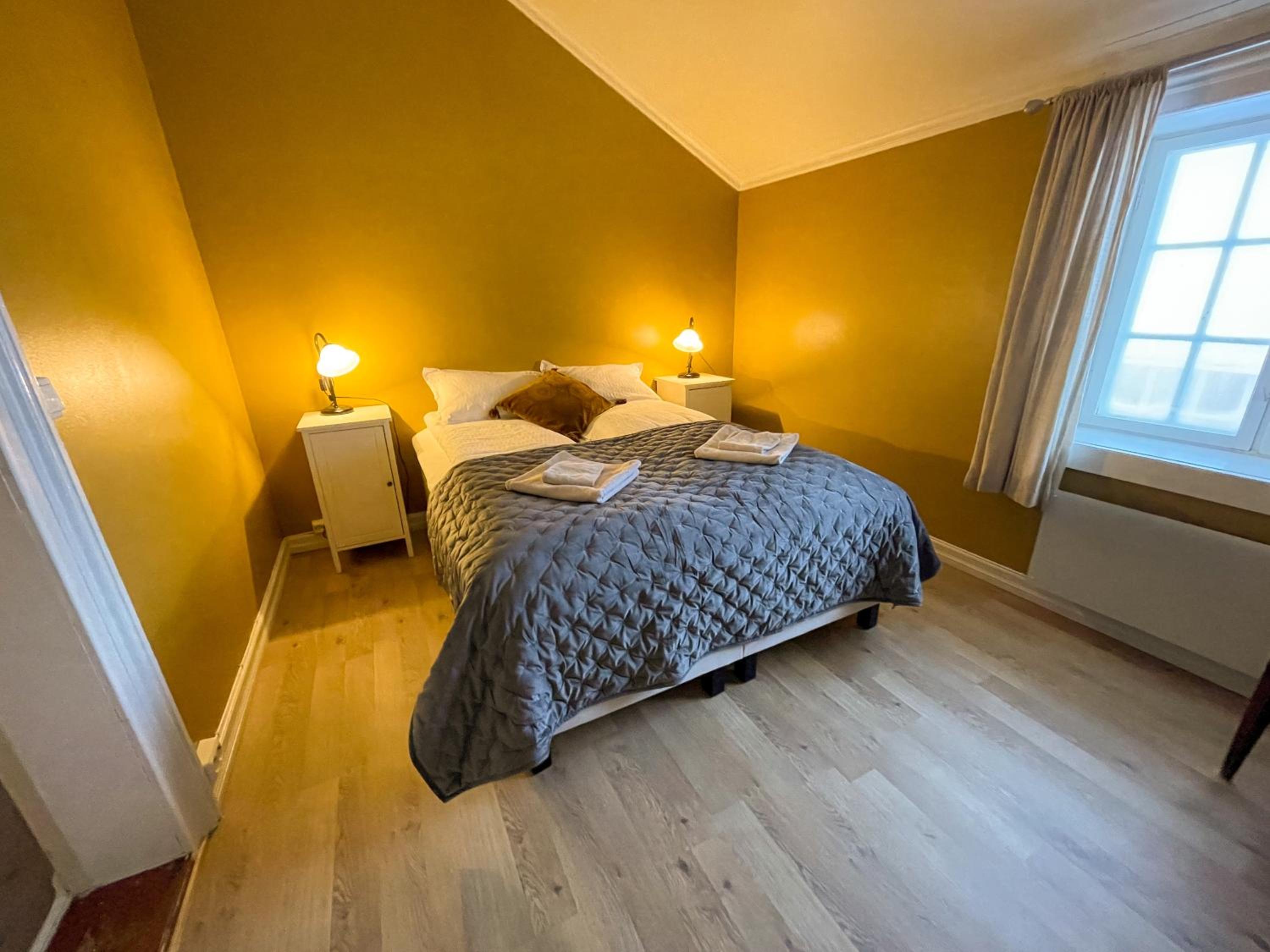 Three-Bedroom Apartment - Photo 11