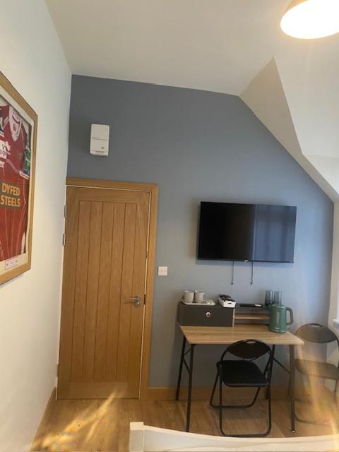 Standard Double Room - Photo 2