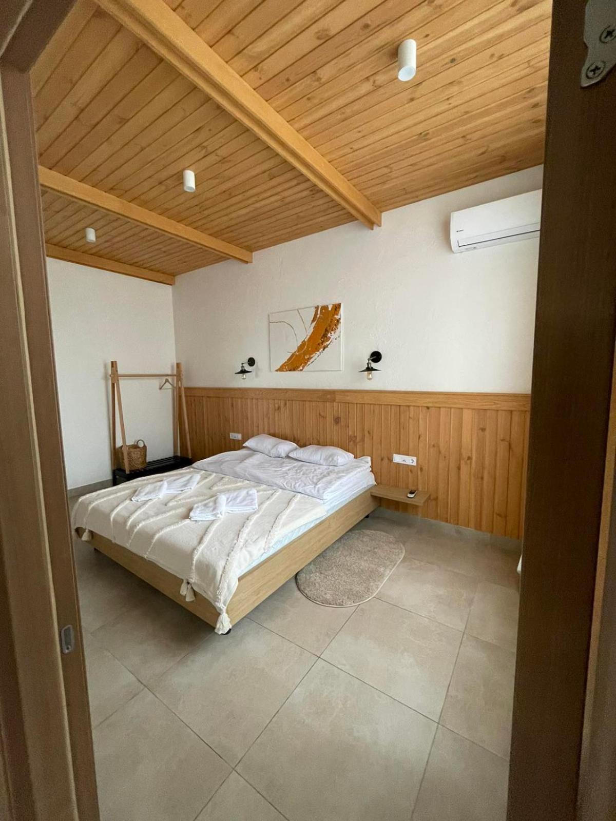 Studio Apartment photo 1