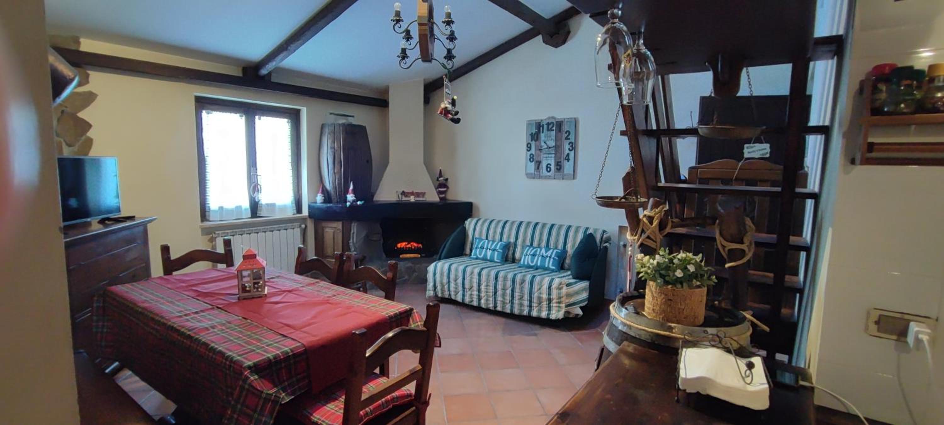 One-Bedroom House photo 1