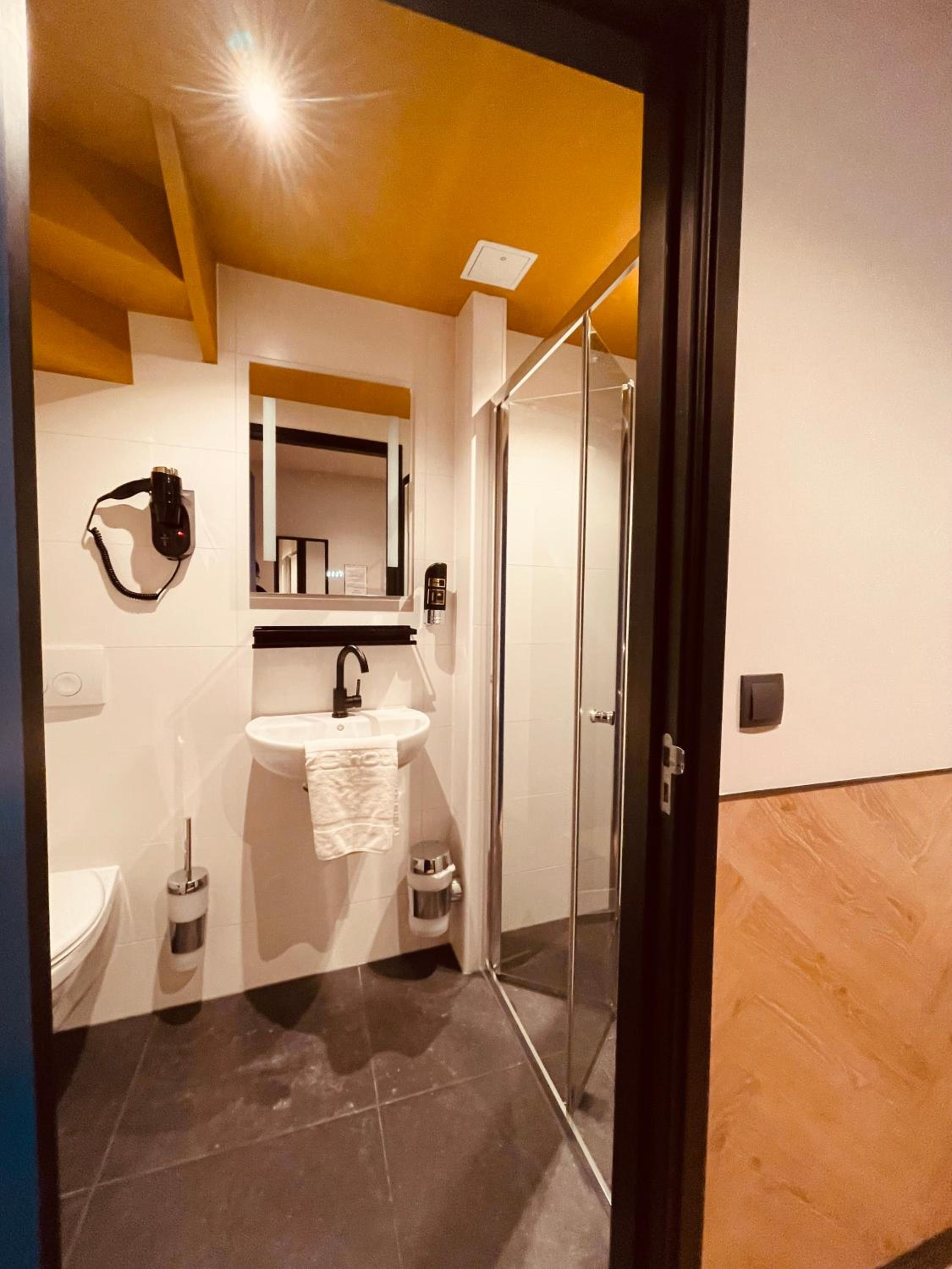 Twin Private Room