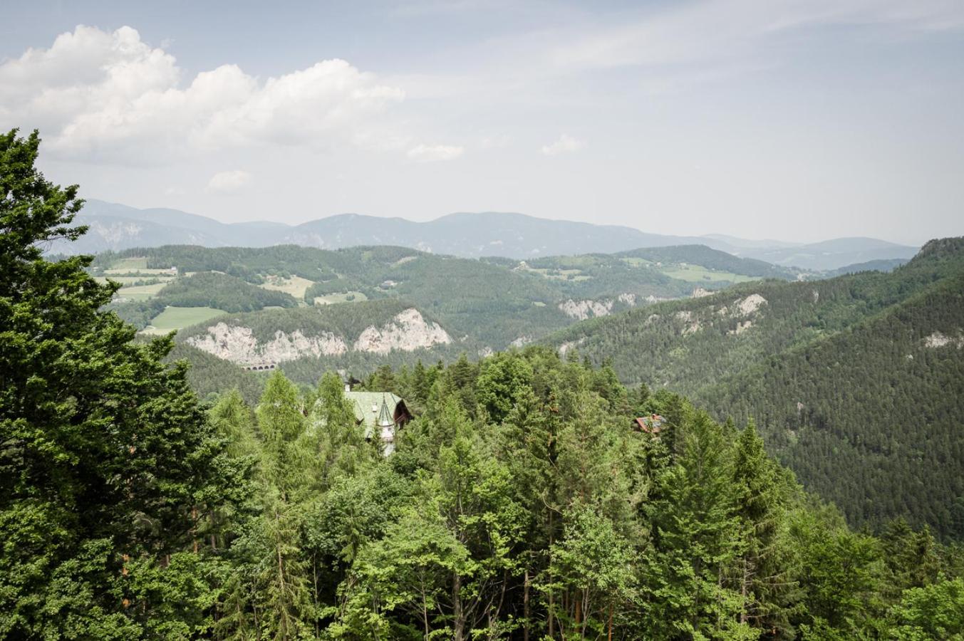 Suite with Mountain View - Photo 7