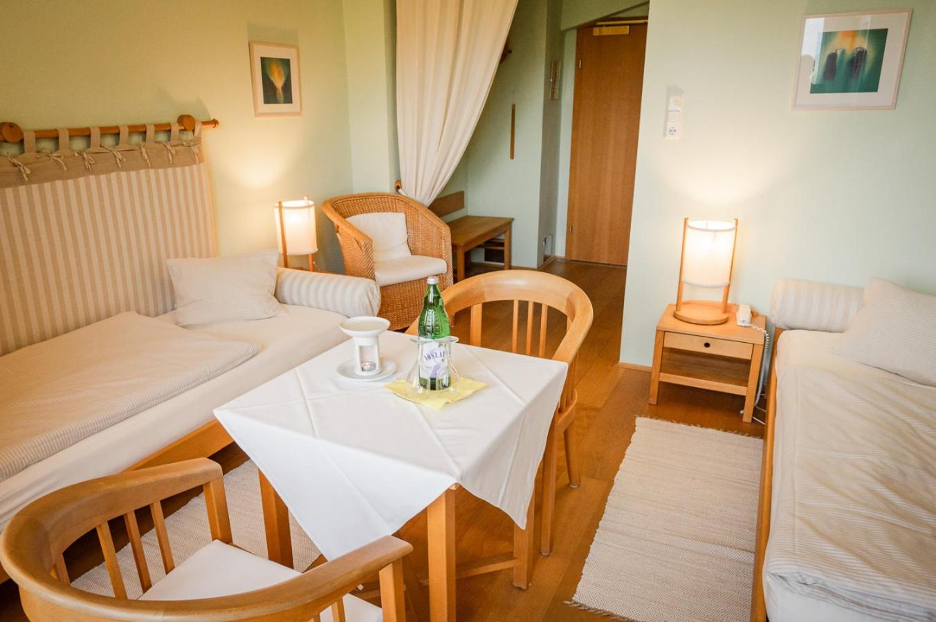 Twin Room with Balcony photo 3