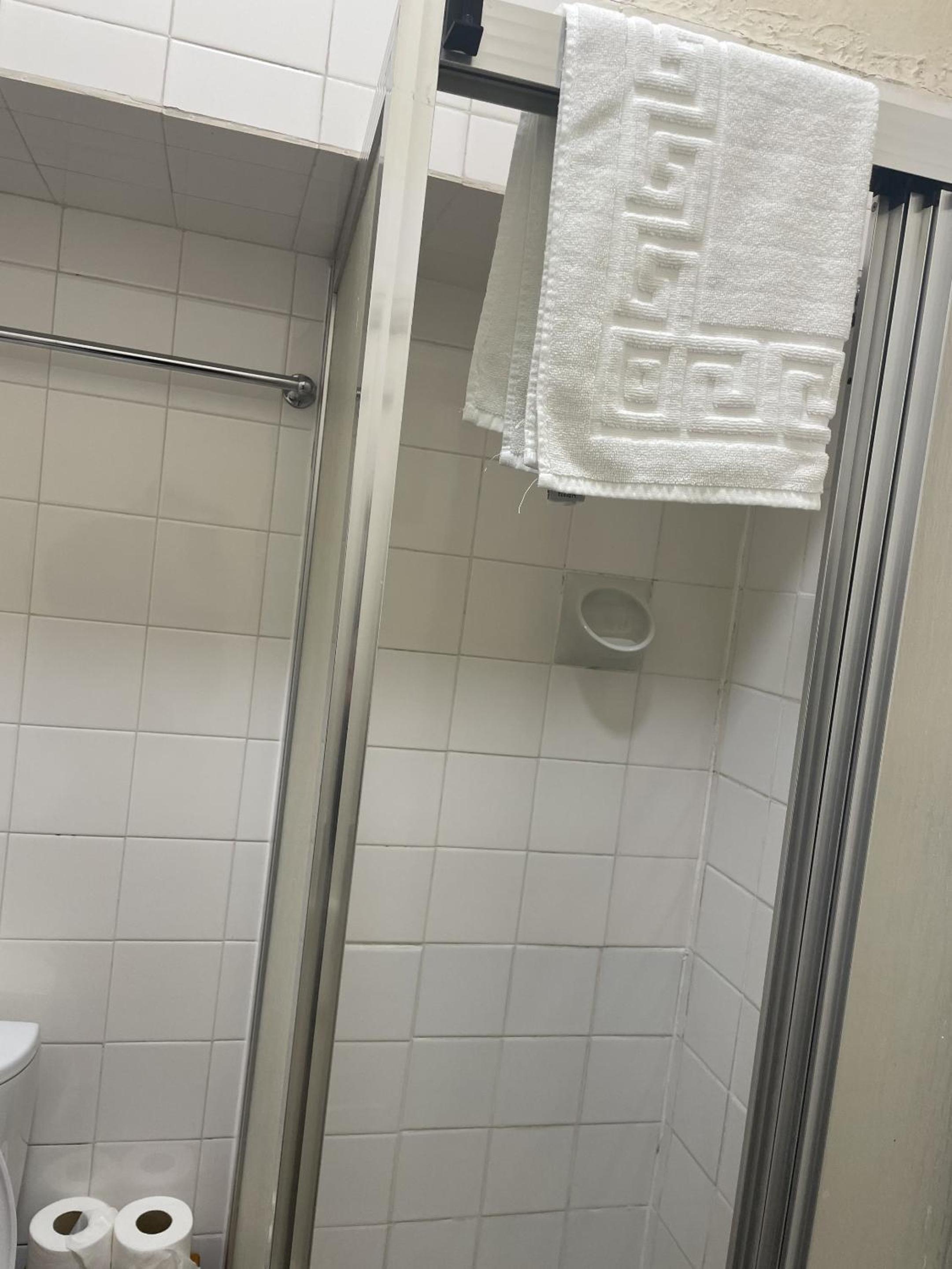 Deluxe Triple Room - Photo 11