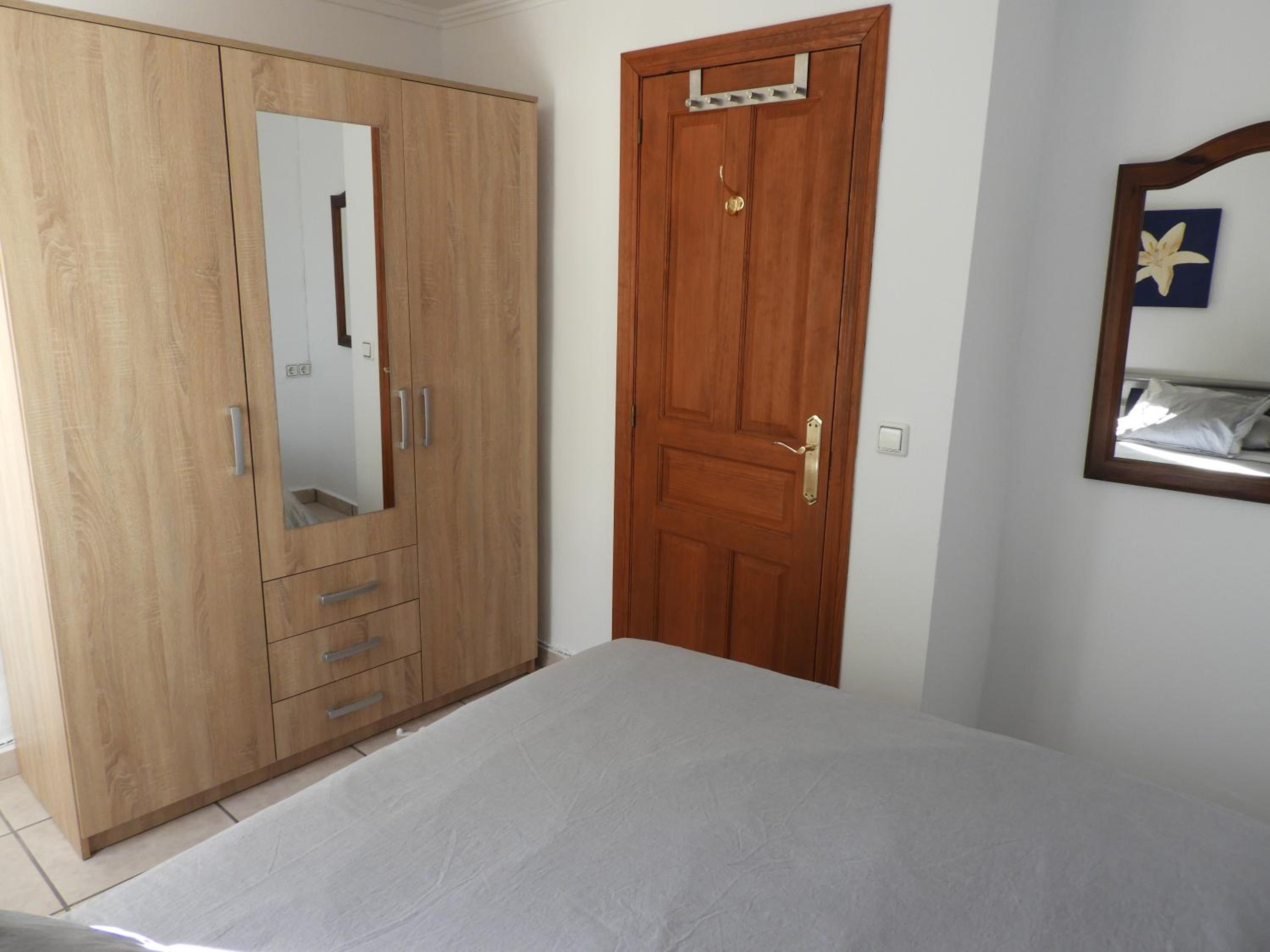 Budget Double Room photo 3