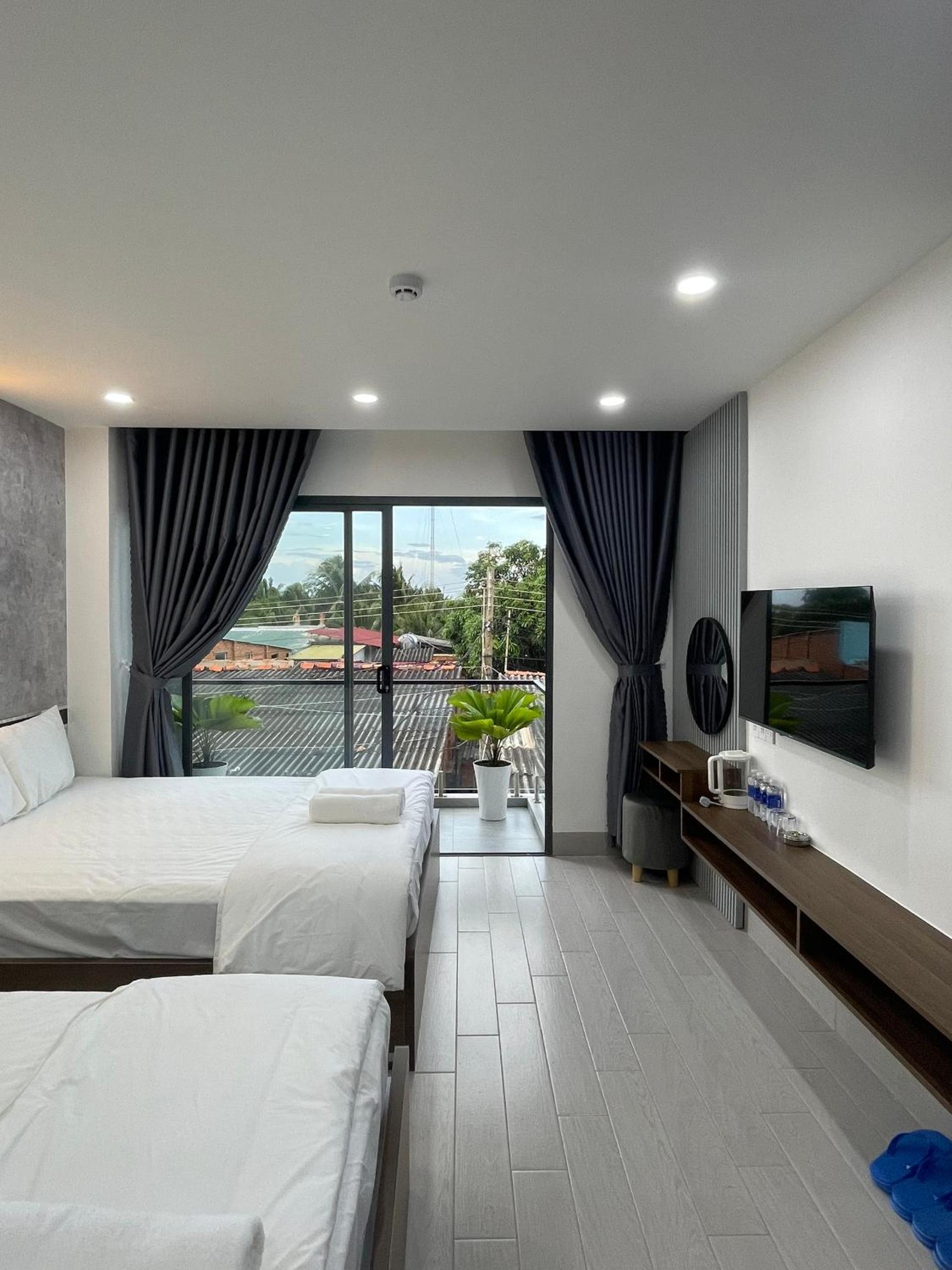 King Room with Balcony photo 1