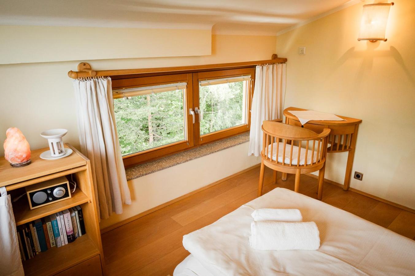 Single Room with Bathroom photo 2