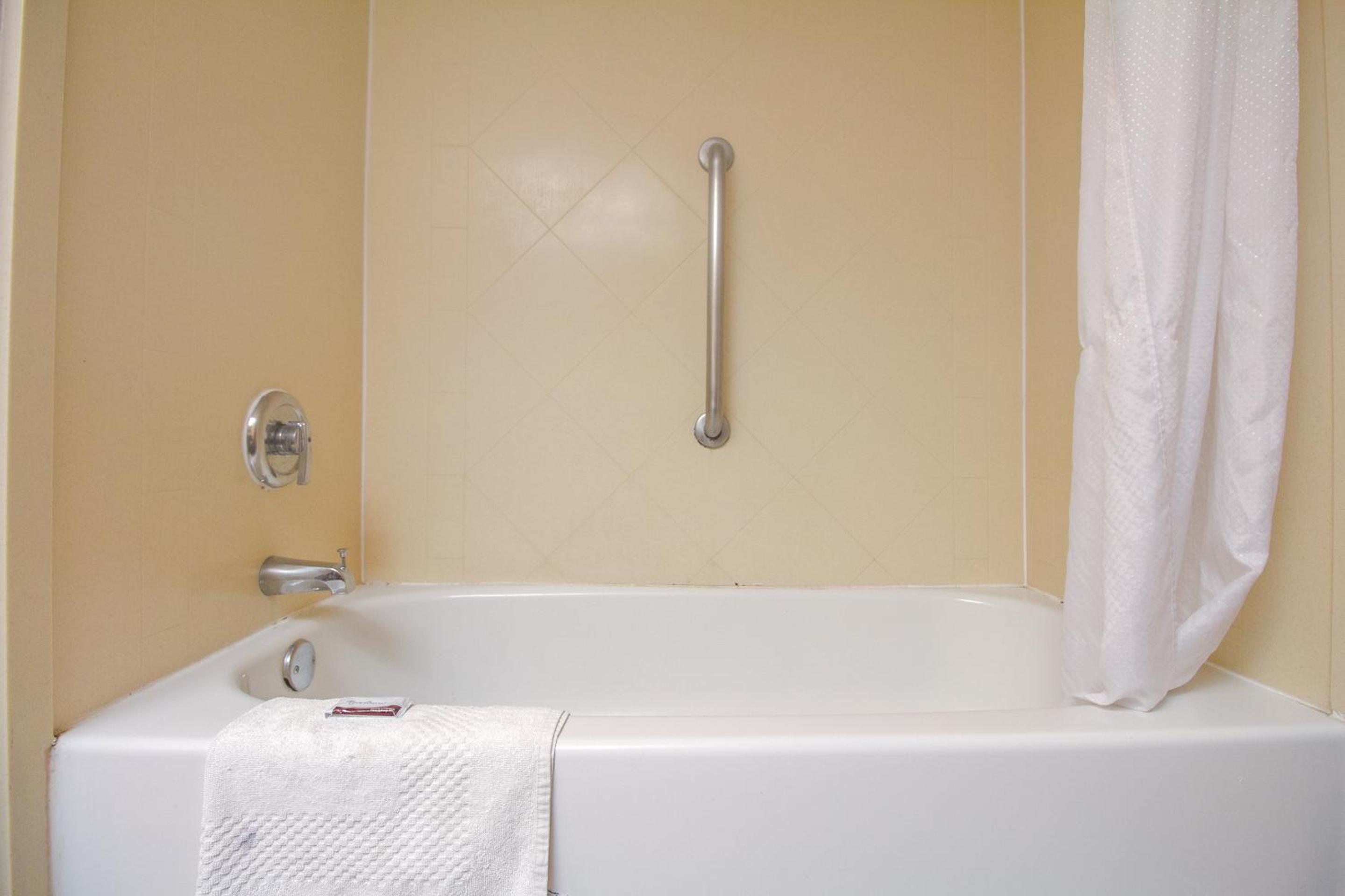 Double Room with Two Double Beds - Photo 5