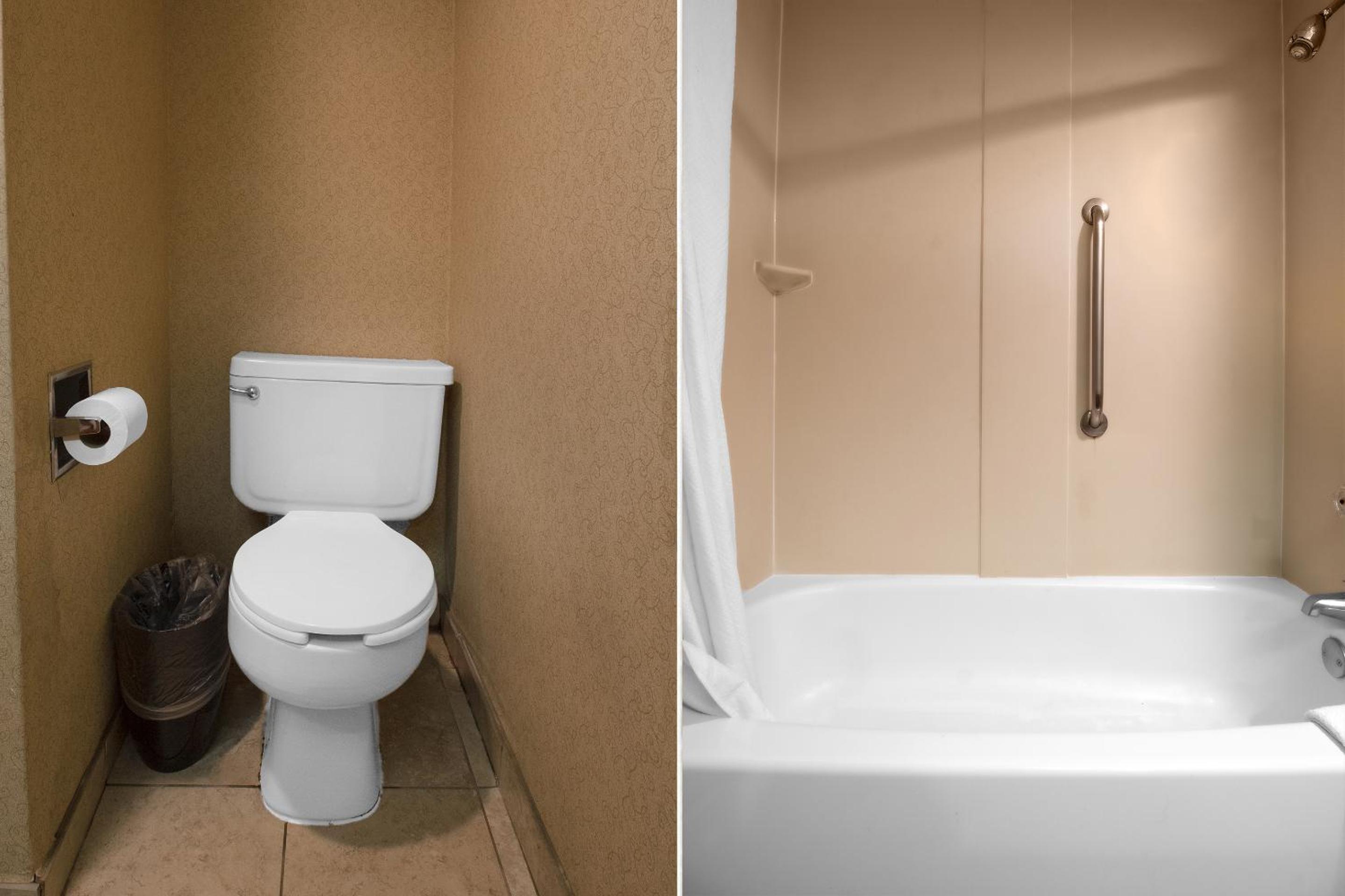 2 Full Bed Accessible - Photo 6