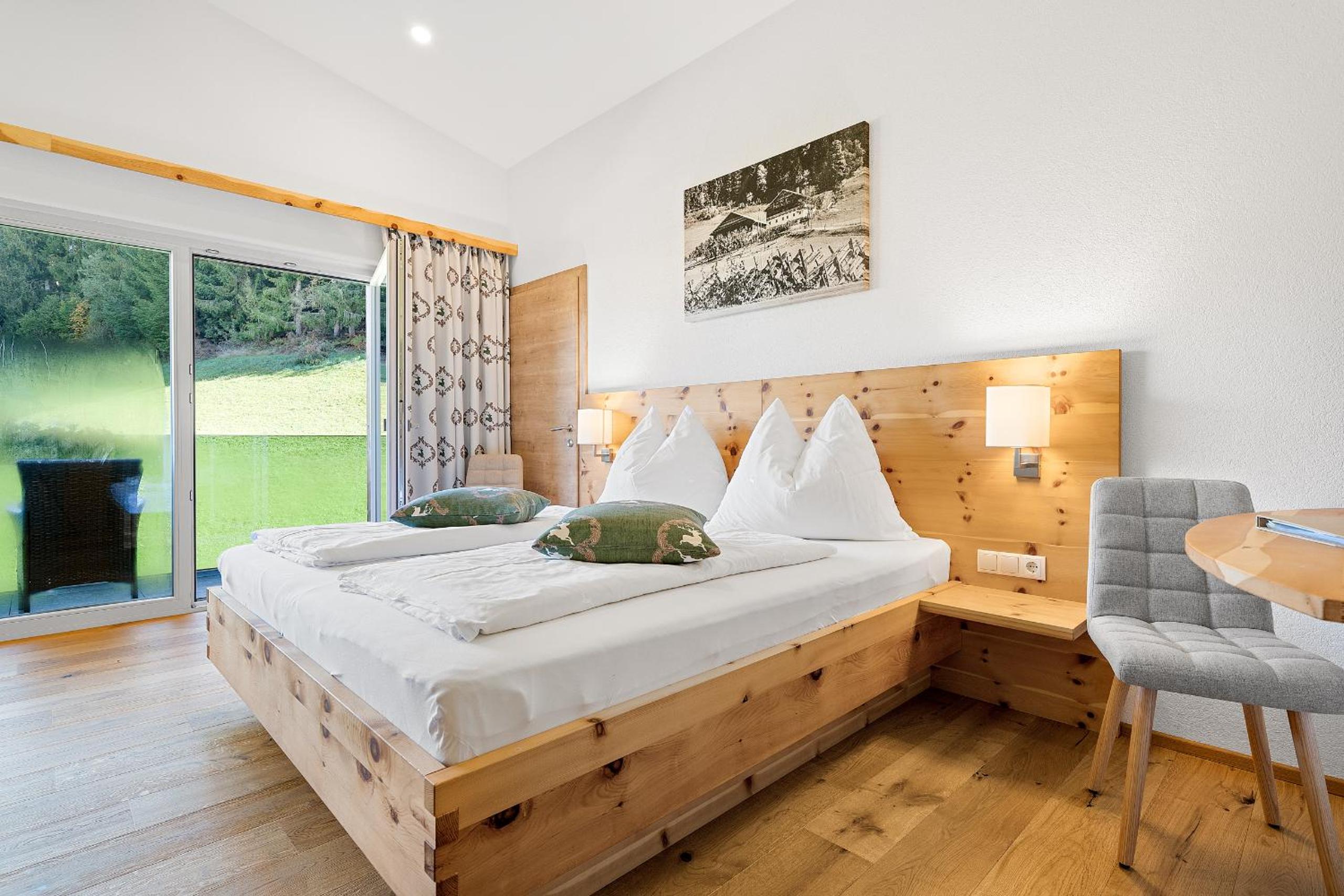 Double Room with Balcony (2 Adults + 1 Child) photo 1