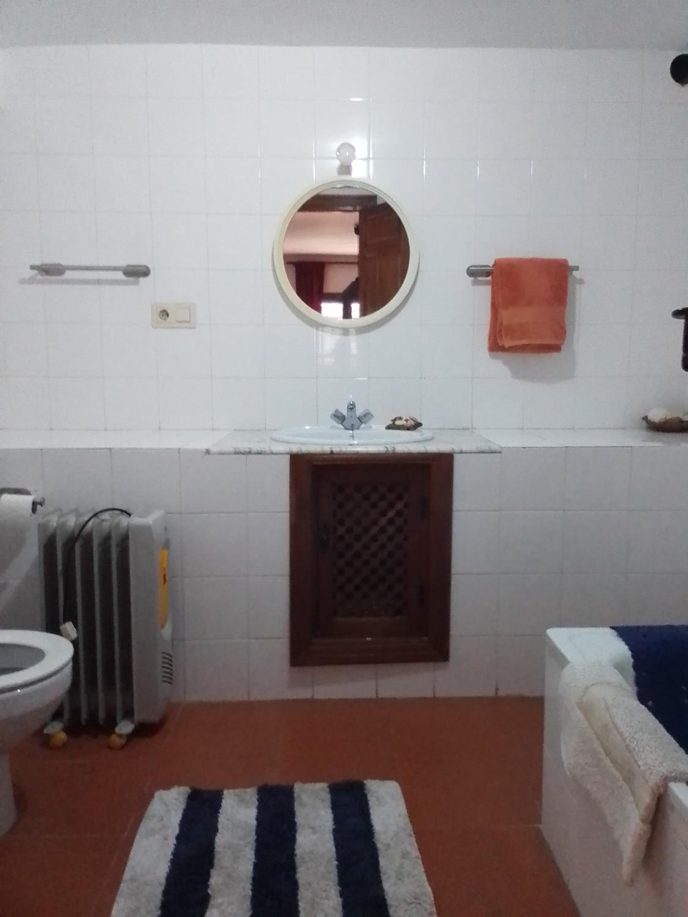 Double Room - Photo 5