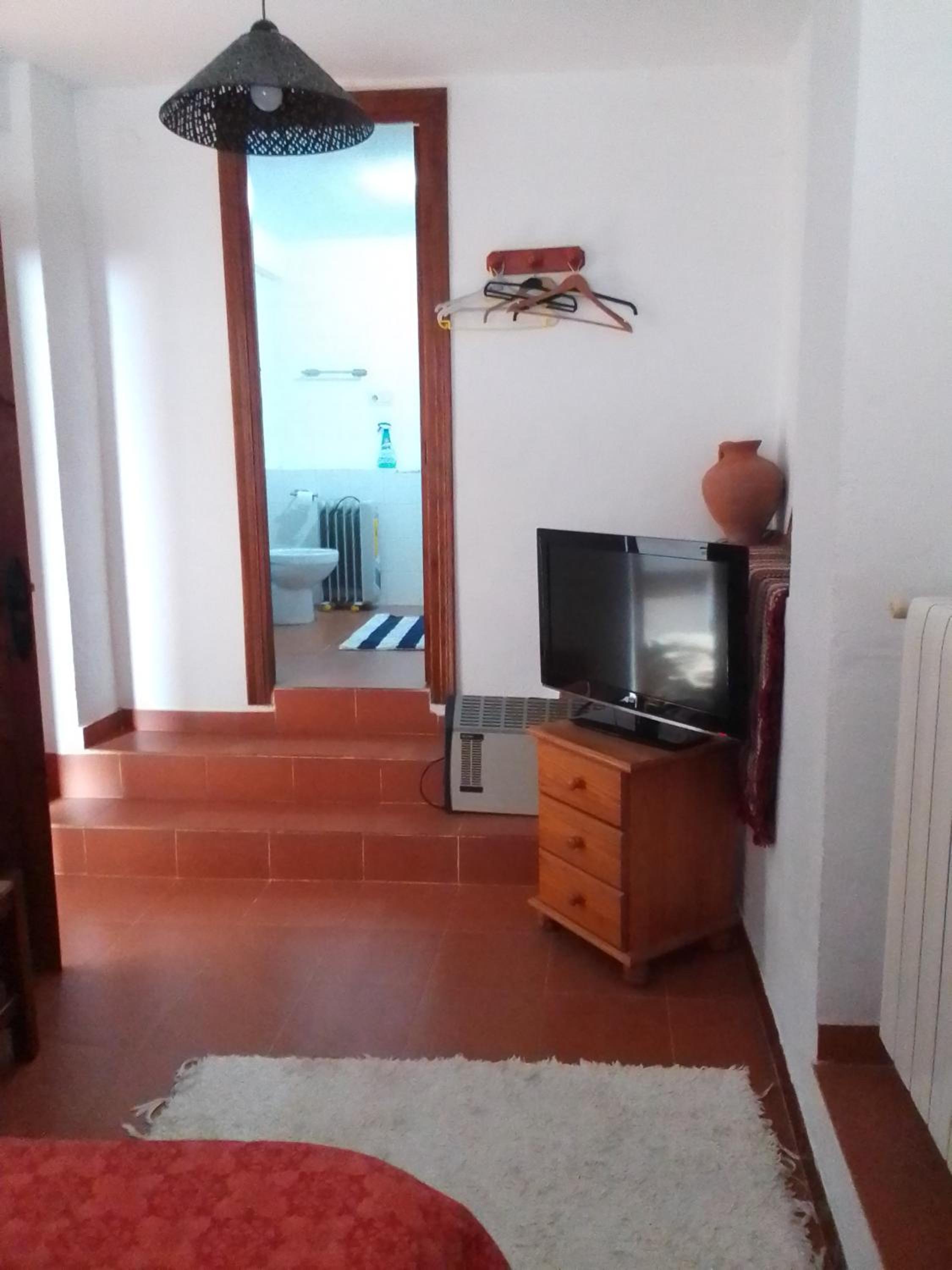 Double Room - Photo 2