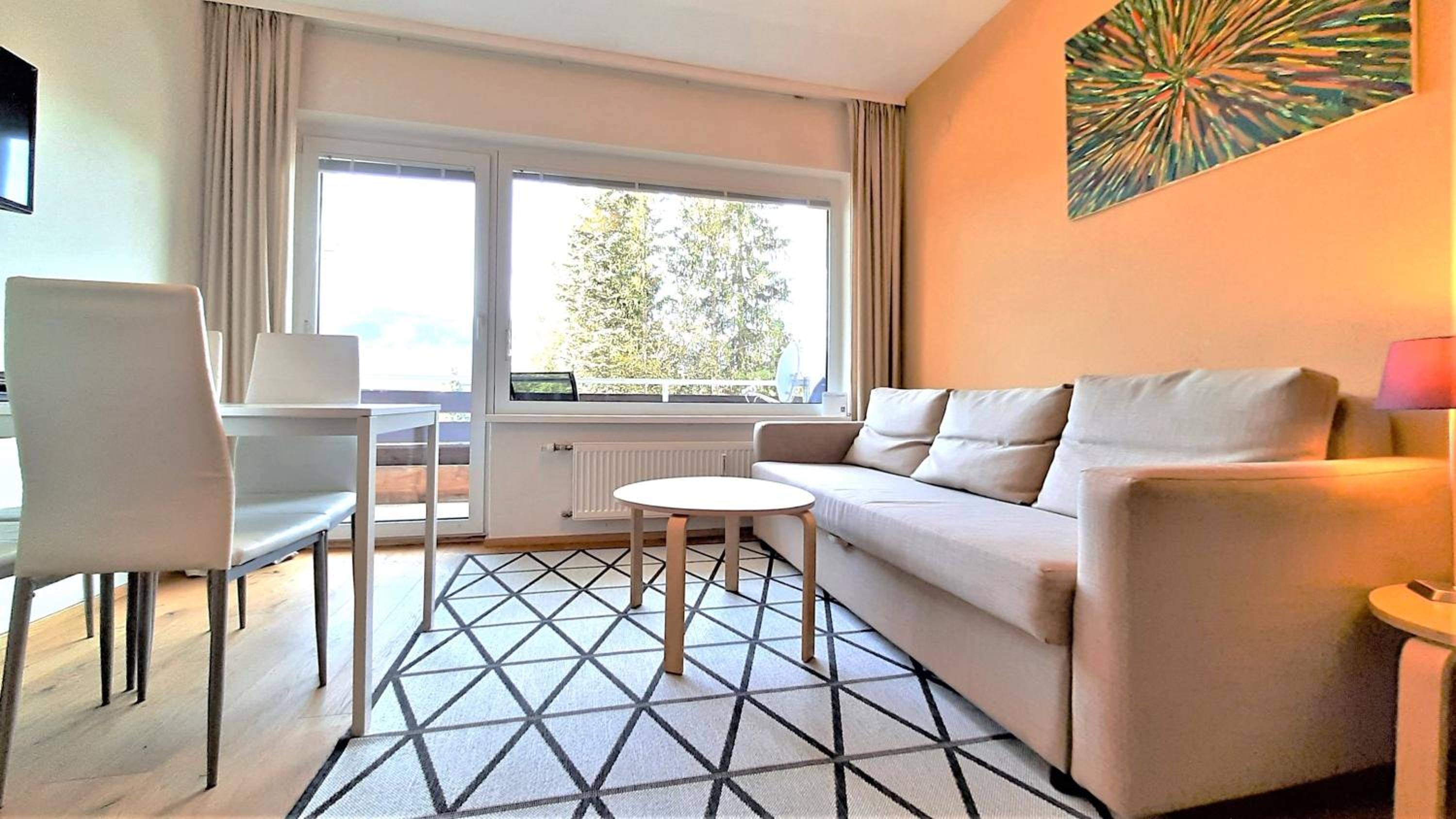 One-Bedroom Apartment photo 1