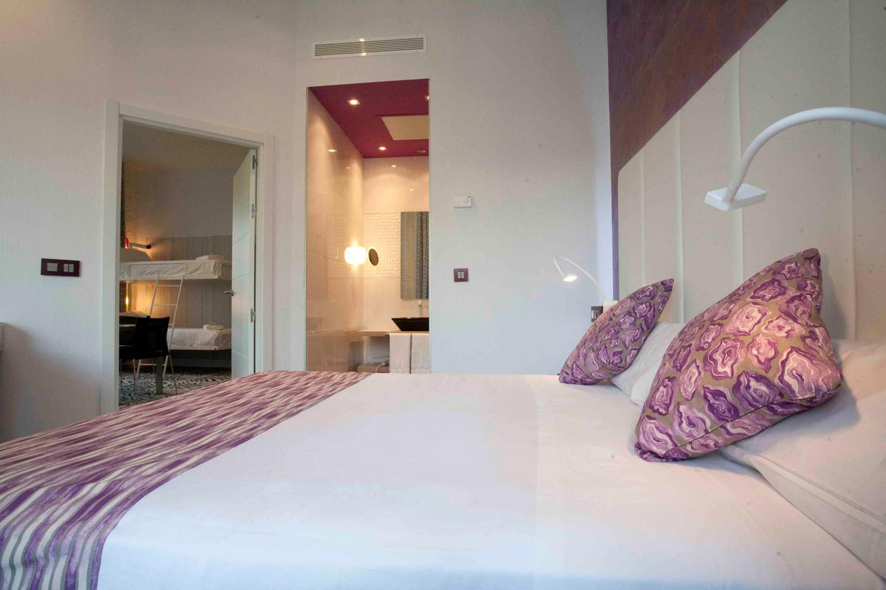 Junior Suite (4 Adults) - Photo 9