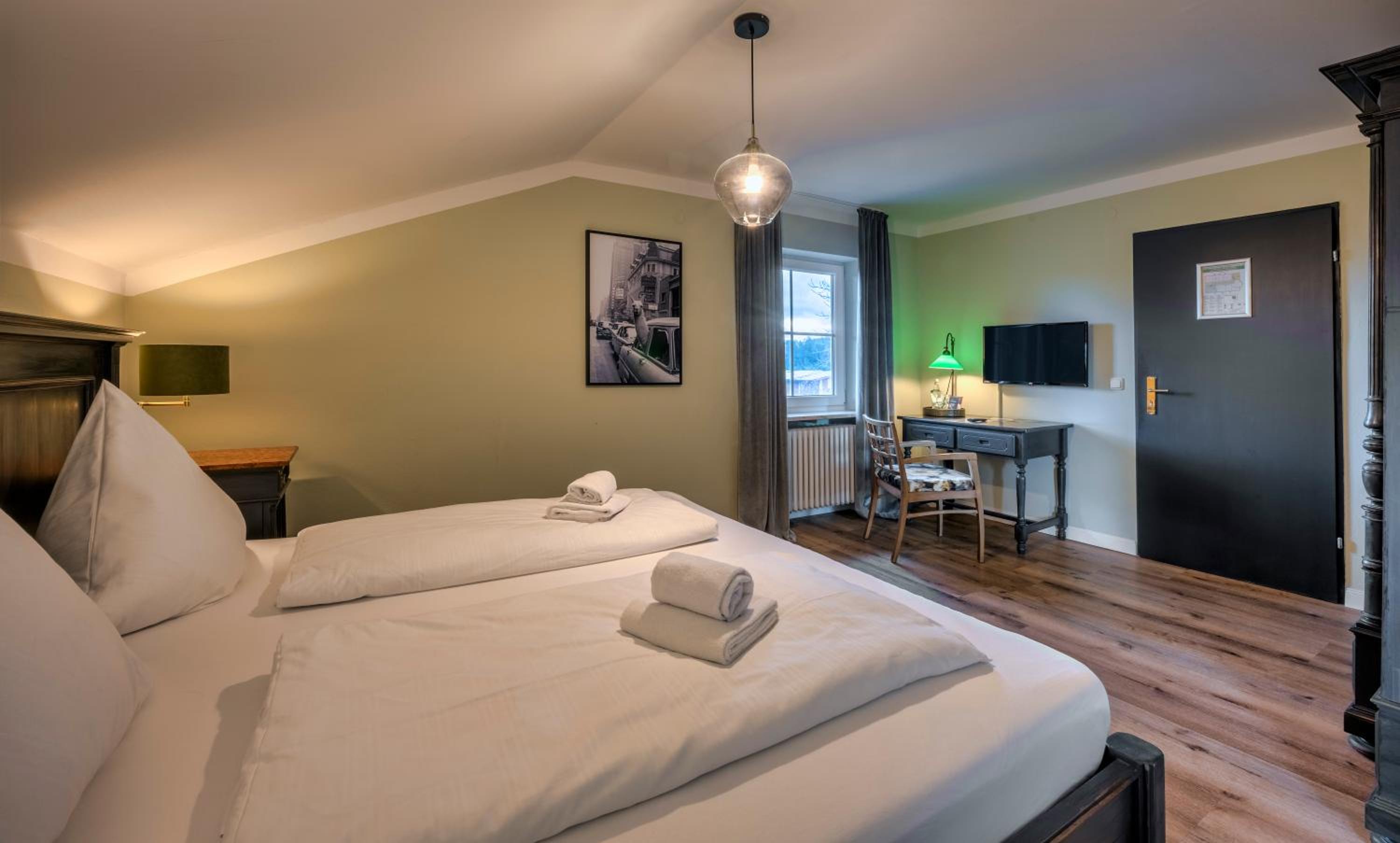 Double Room with Private Bathroom - Photo 2