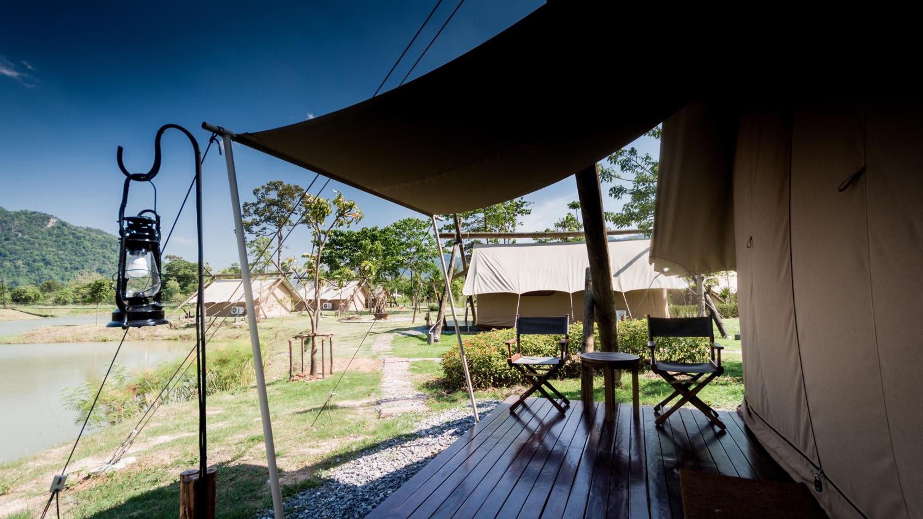 Deluxe Tent photo 2