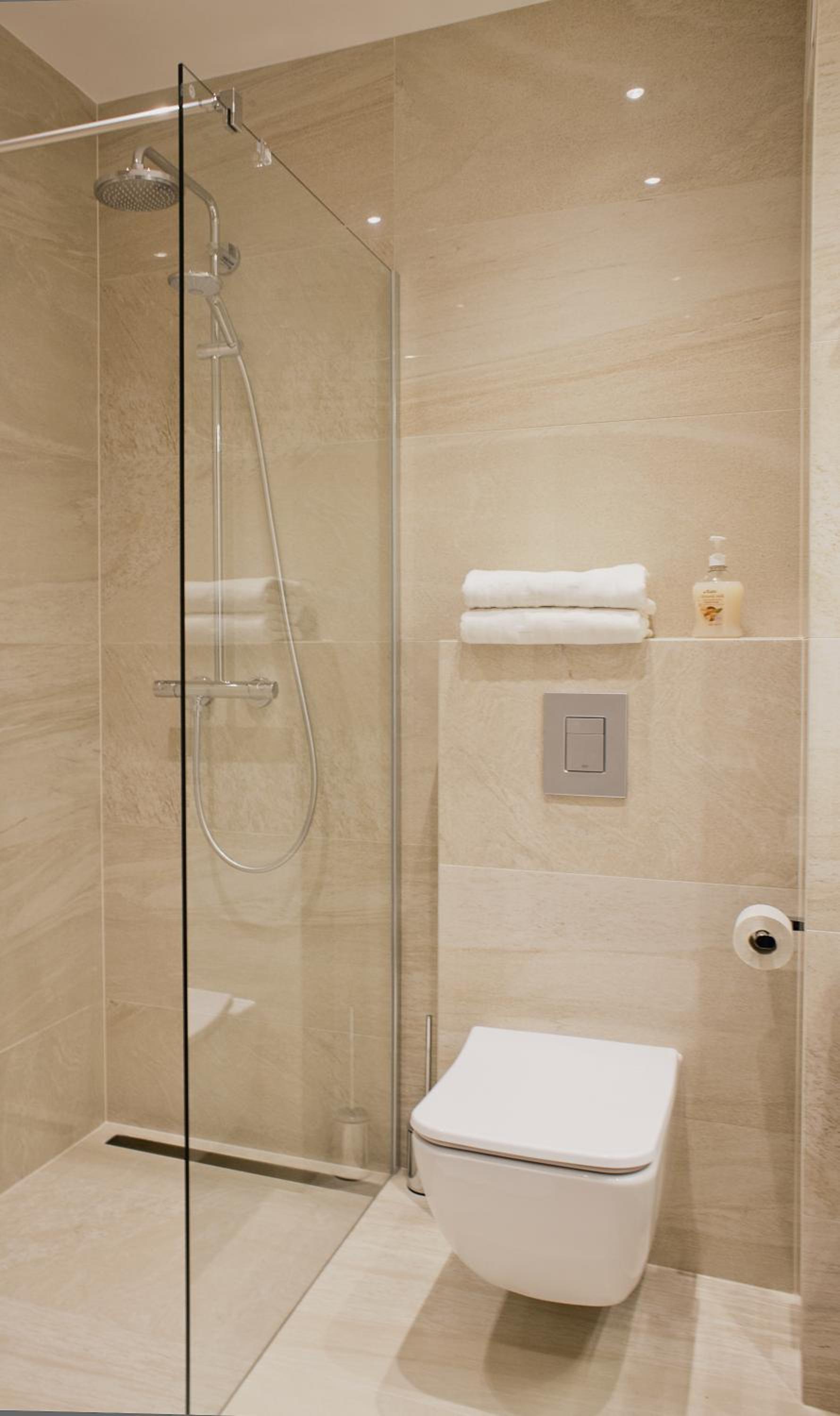 Deluxe Twin or Double Room with Balcony and Forest View - Photo 40