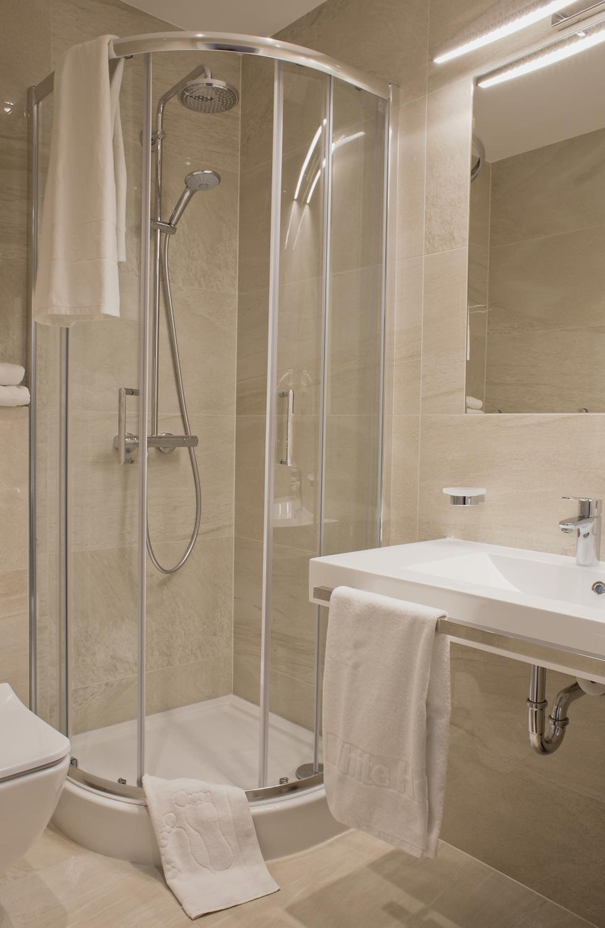 Deluxe Twin or Double Room with Balcony and Forest View - Photo 39