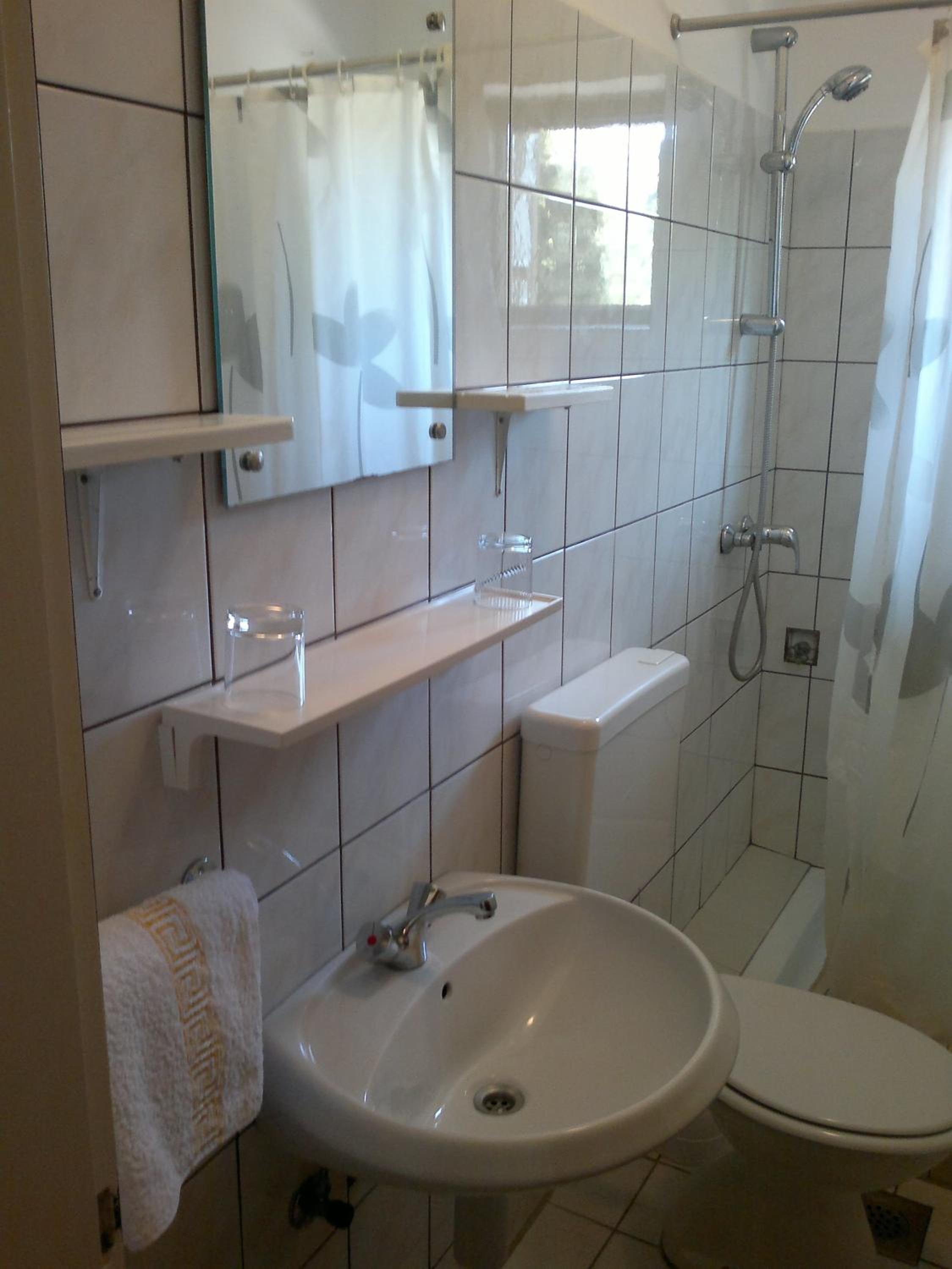 Deluxe Double Room with Balcony - Photo 13