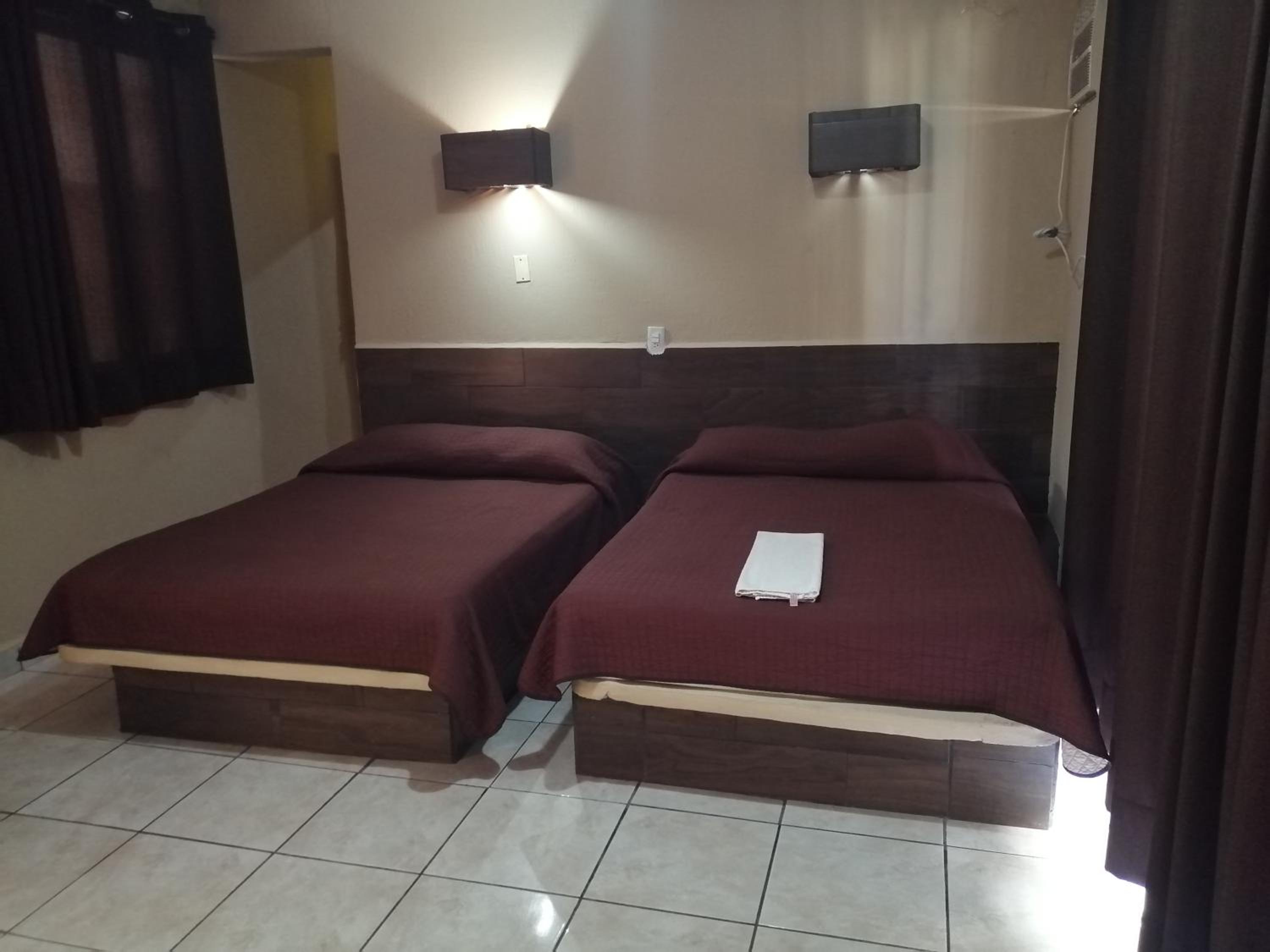 Twin Room with Private Bathroom