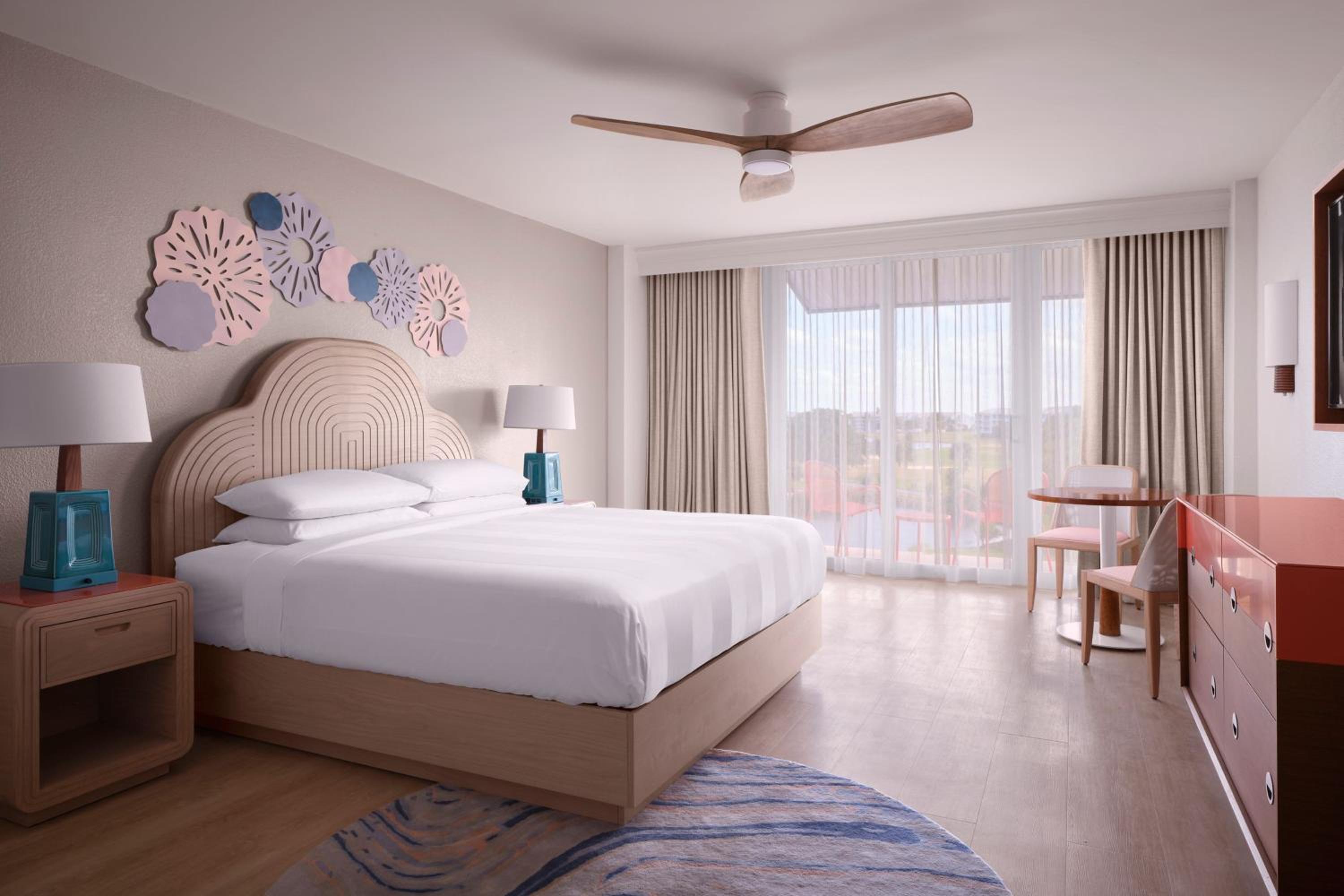 King Guestroom, Resort View with Balcony (Main Resort) - Photo 5