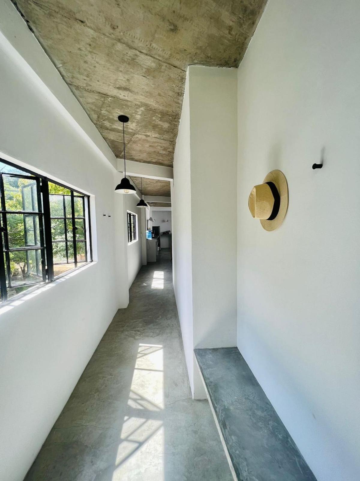One-Bedroom Apartment - Photo 1