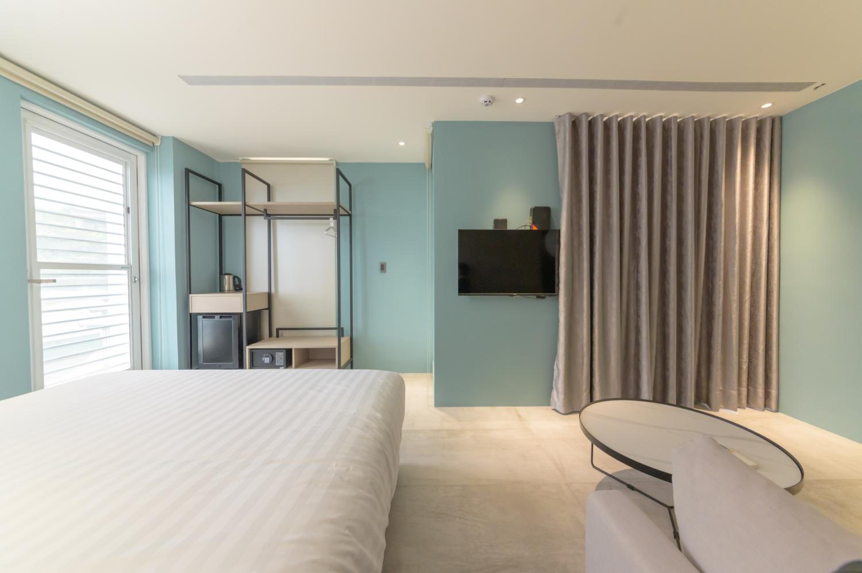 Double or Twin Room with Side Sea View - Photo 3