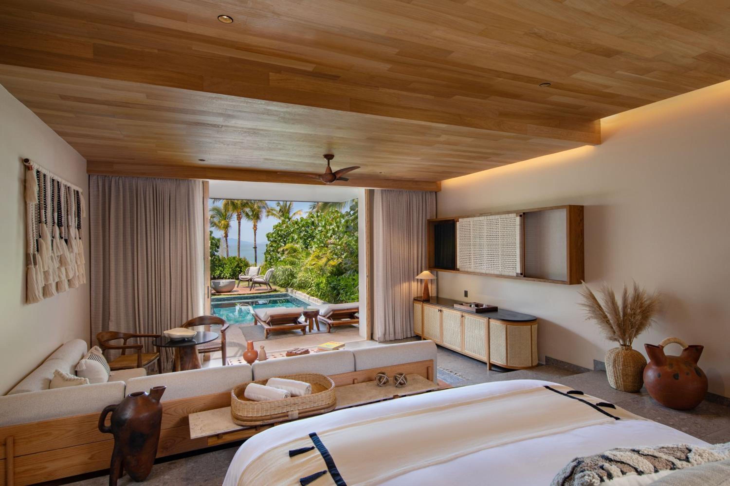 Supreme King Suite with Ocean View - Beachfront