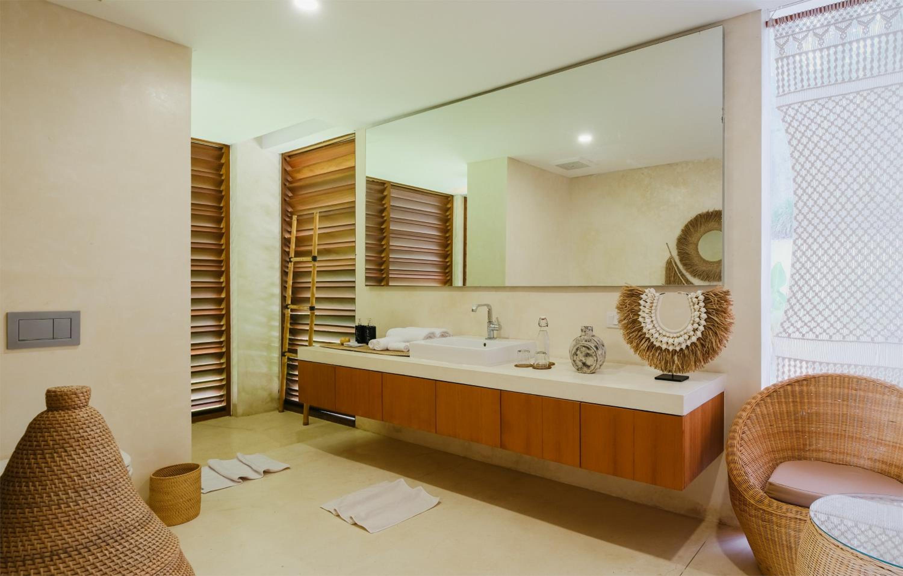 One-Bedroom Suite photo 2