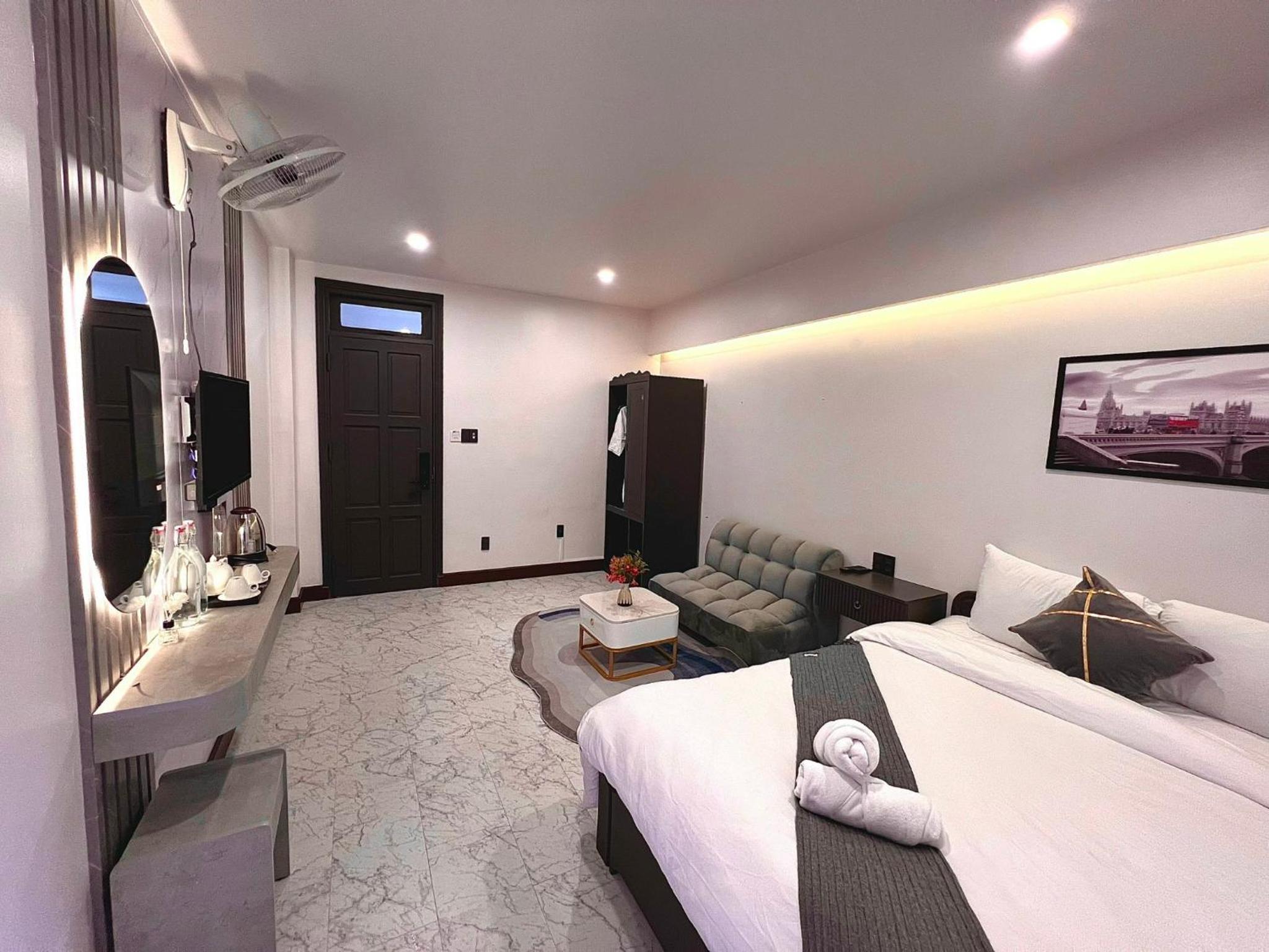 King Room with Garden View - Photo 14