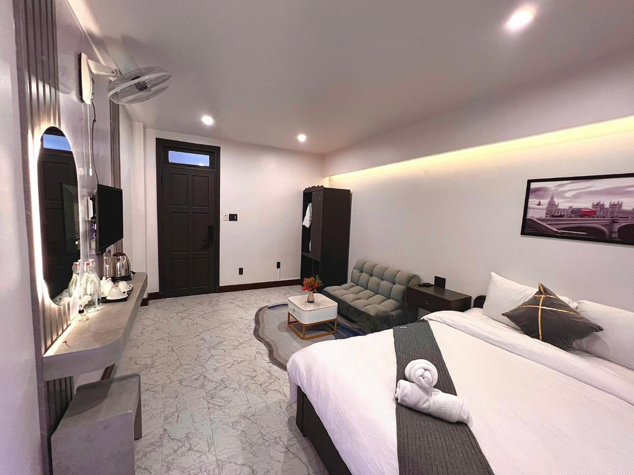 King Room with Garden View - Photo 10