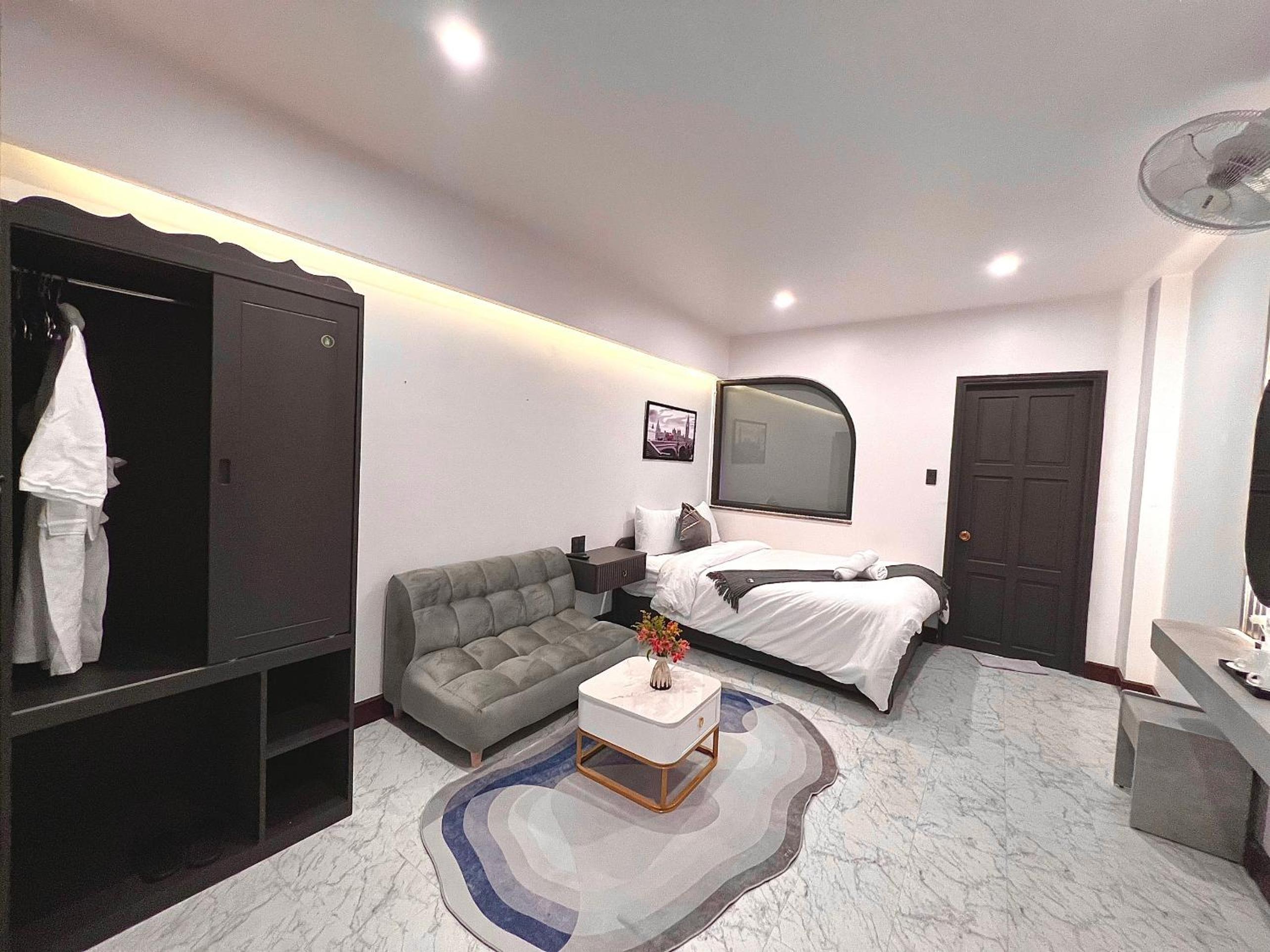 King Room with Garden View - Photo 12