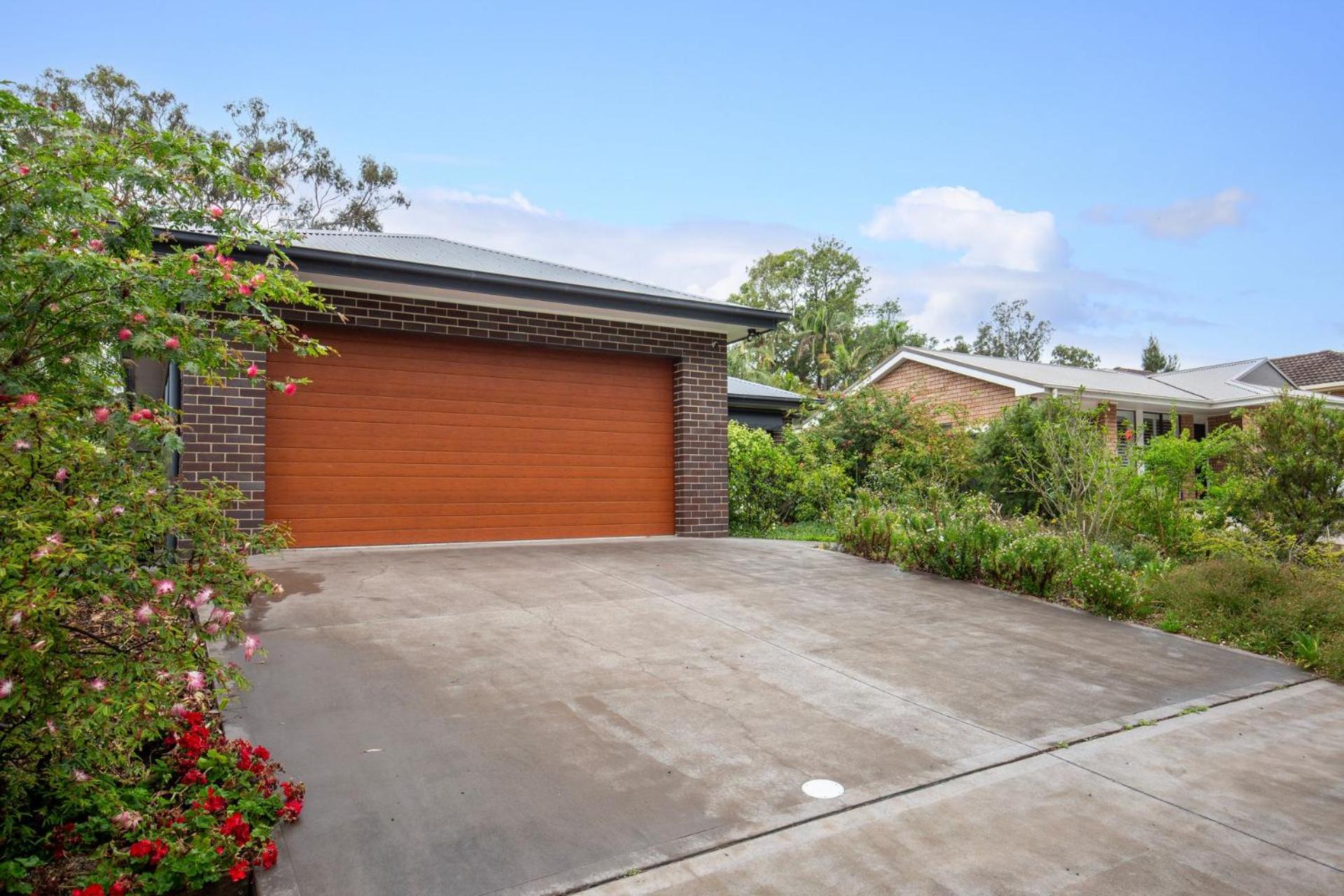 Three-Bedroom House photo 2