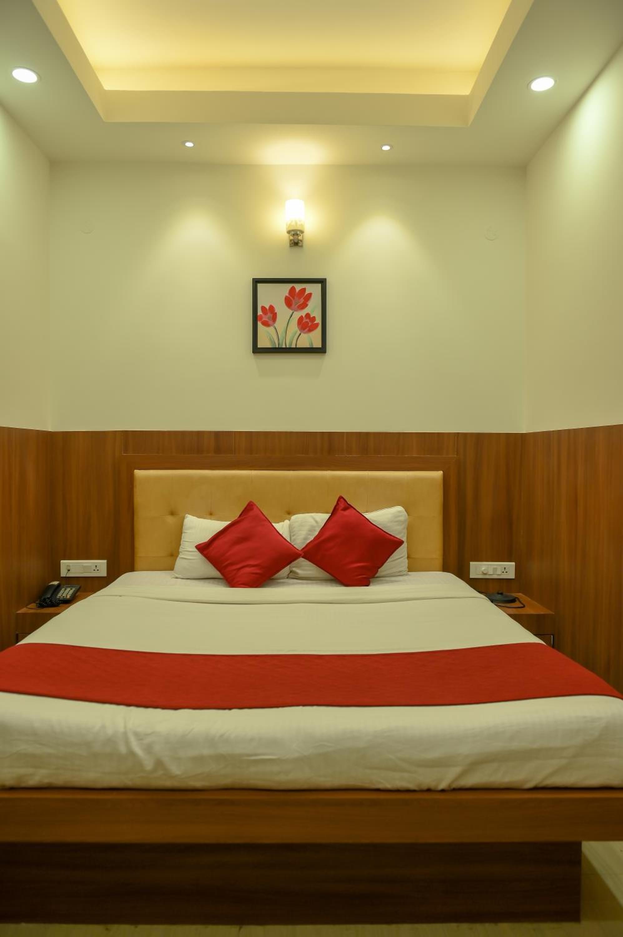 Standard Double Room - Photo 9