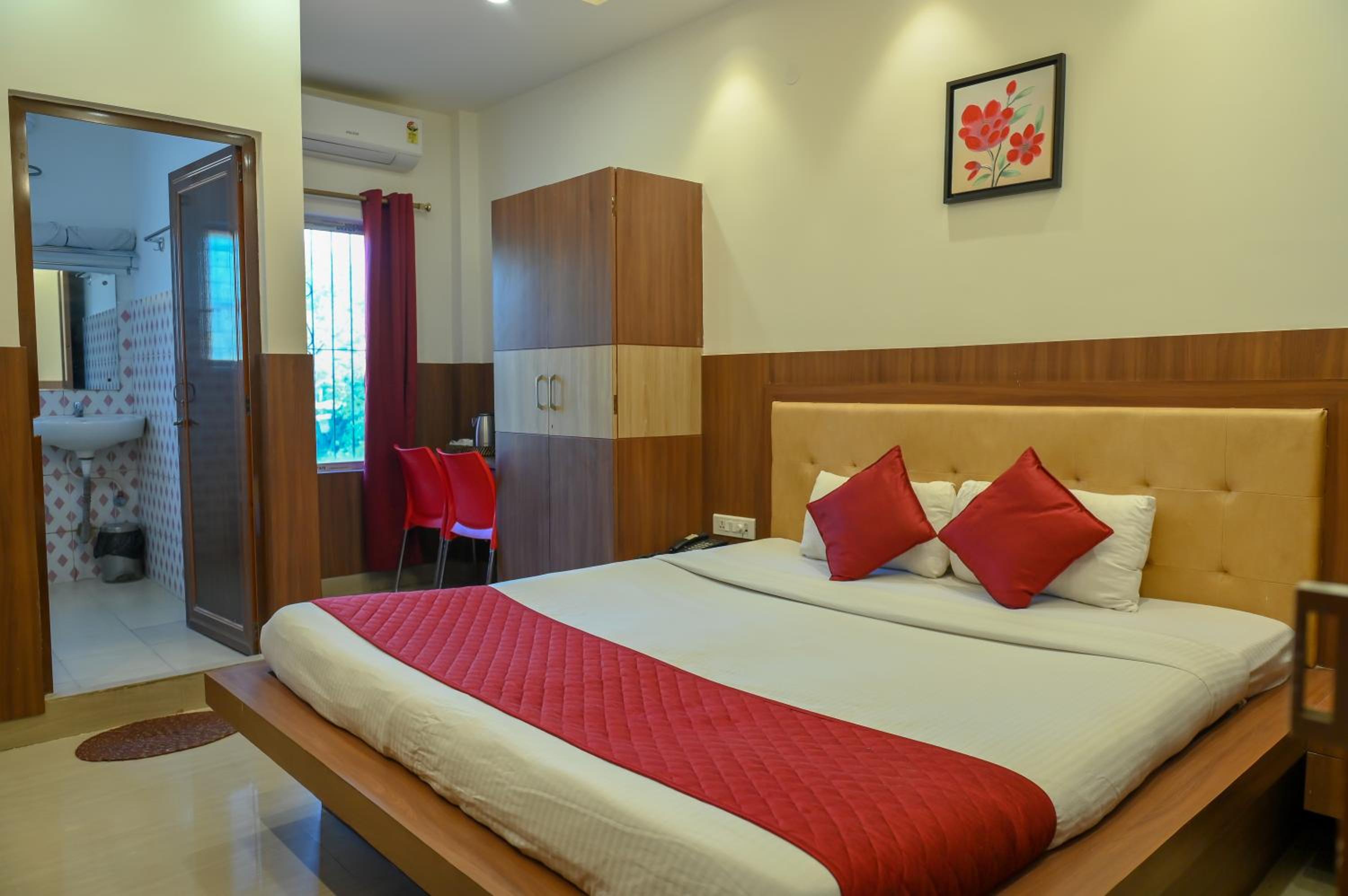 Standard Double Room - Photo 13