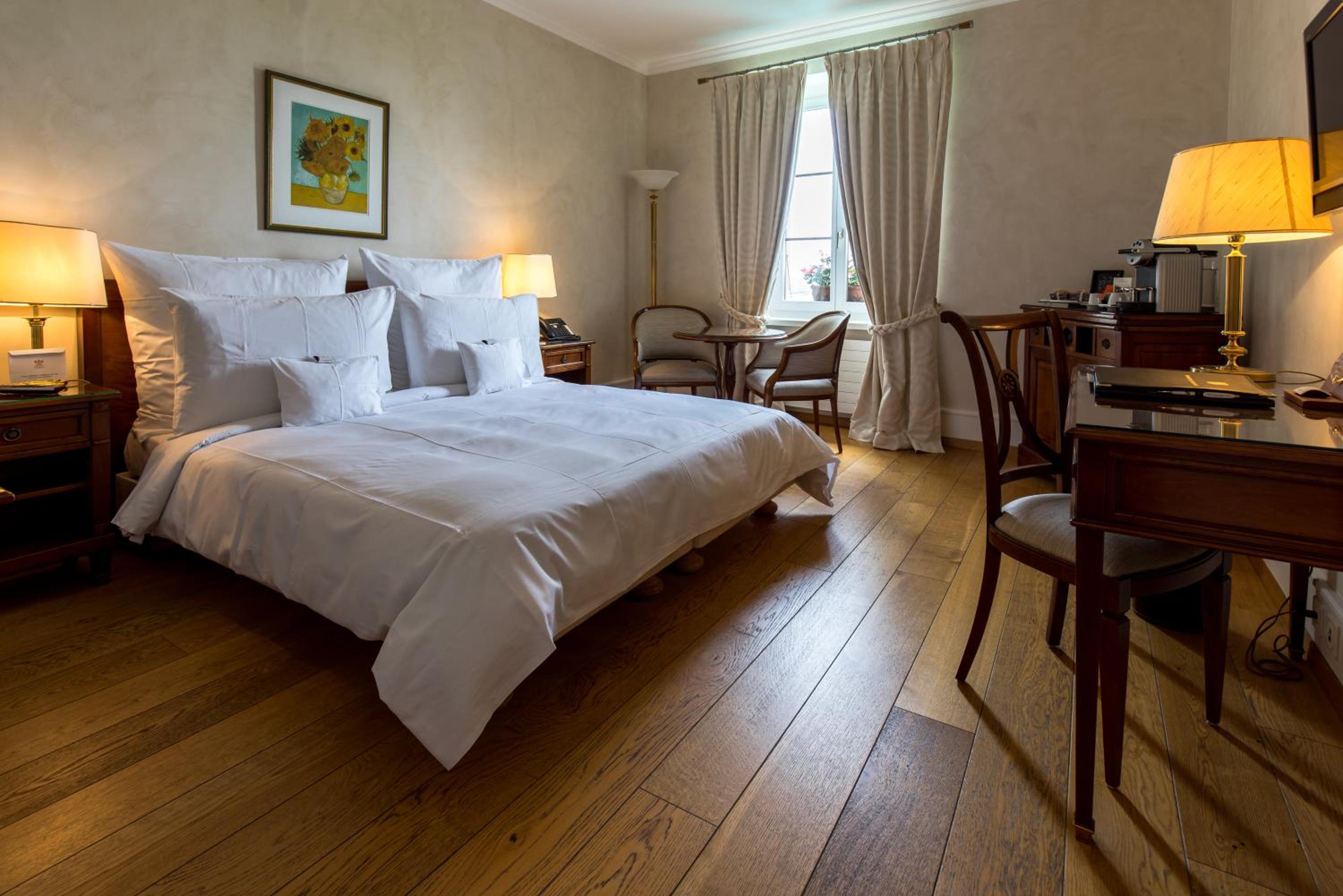 Double or Twin Room with View - Photo 1