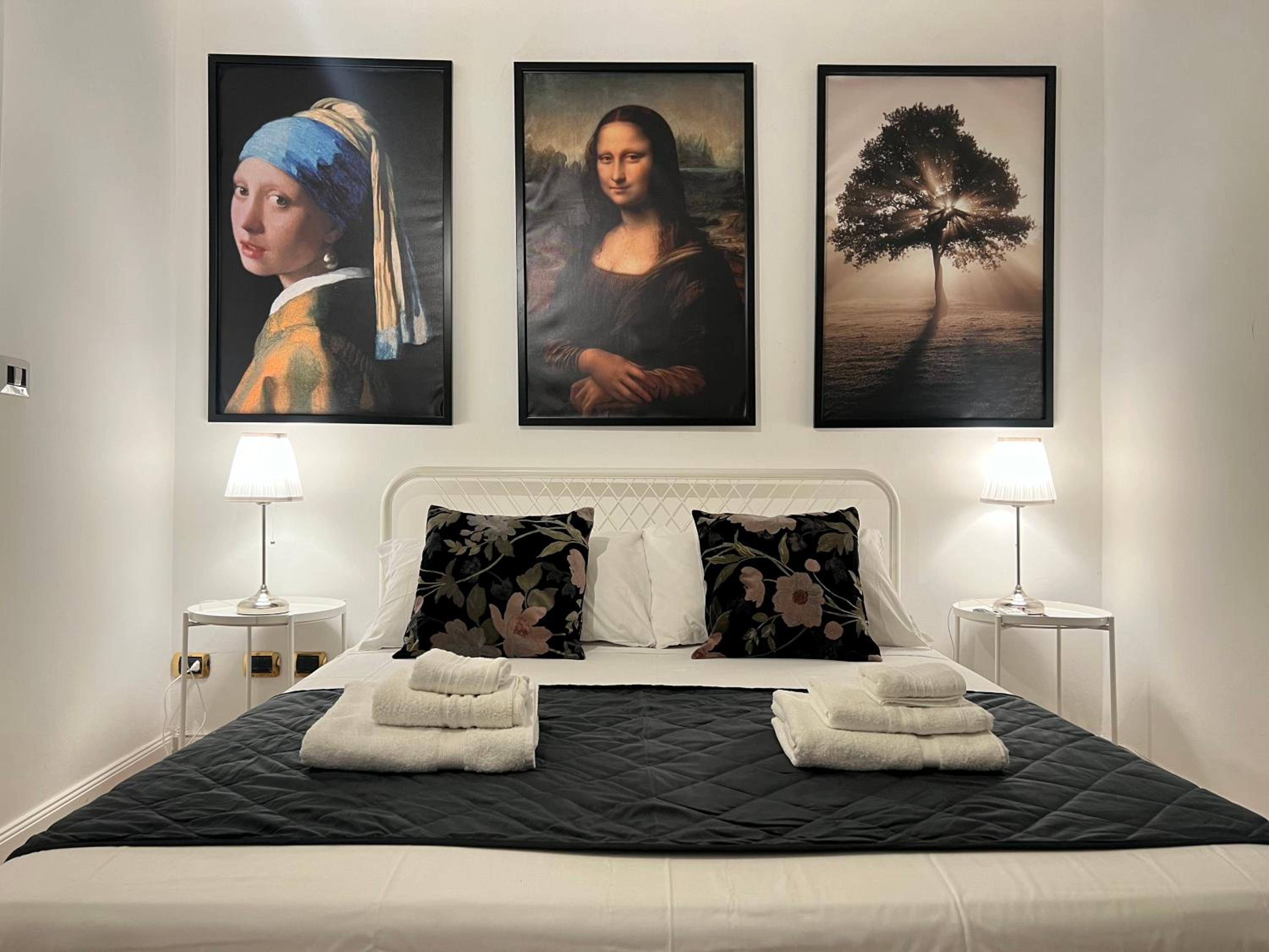 Large Double Room photo 1