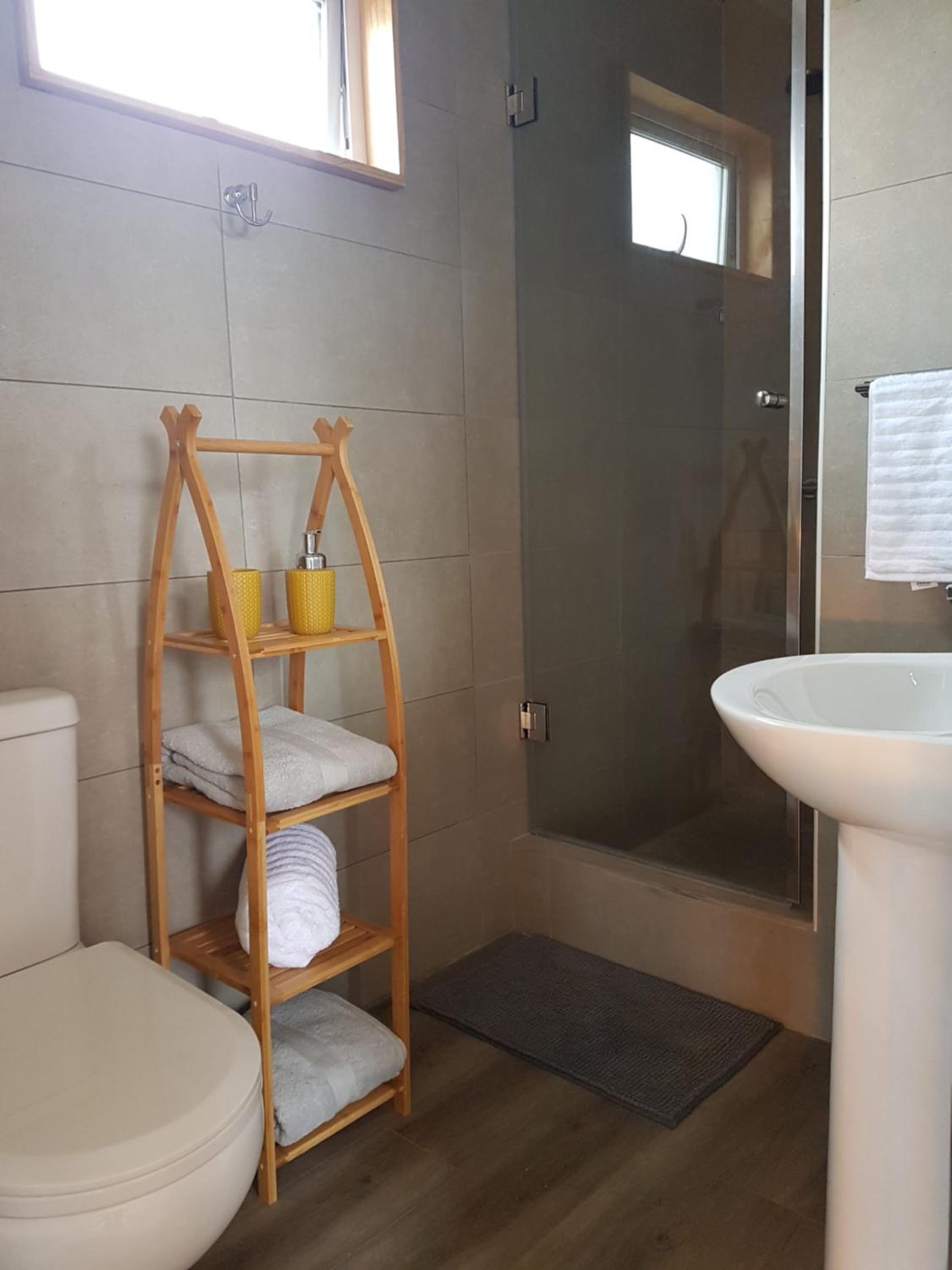Three-Bedroom House photo 2