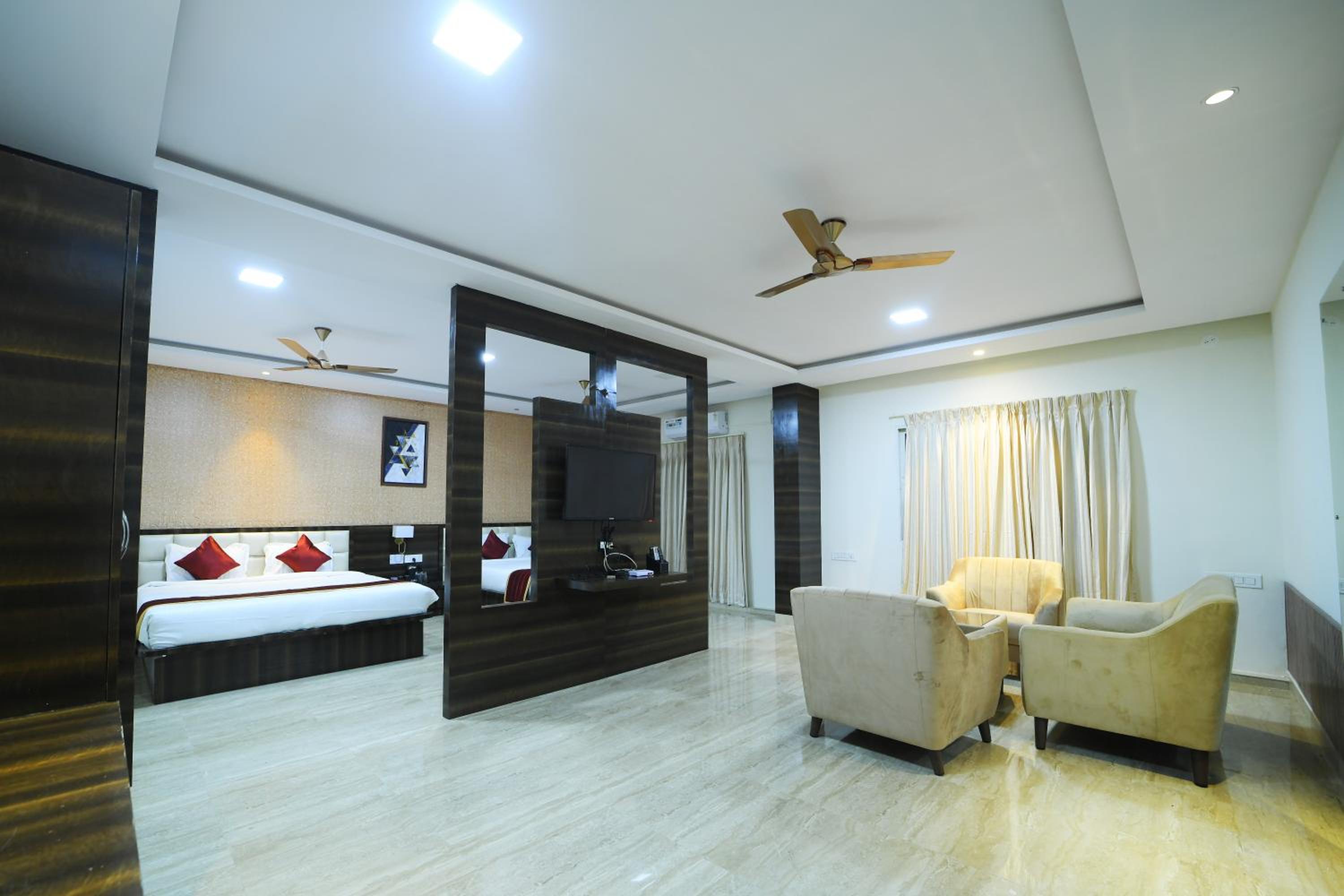 Family Room photo 1