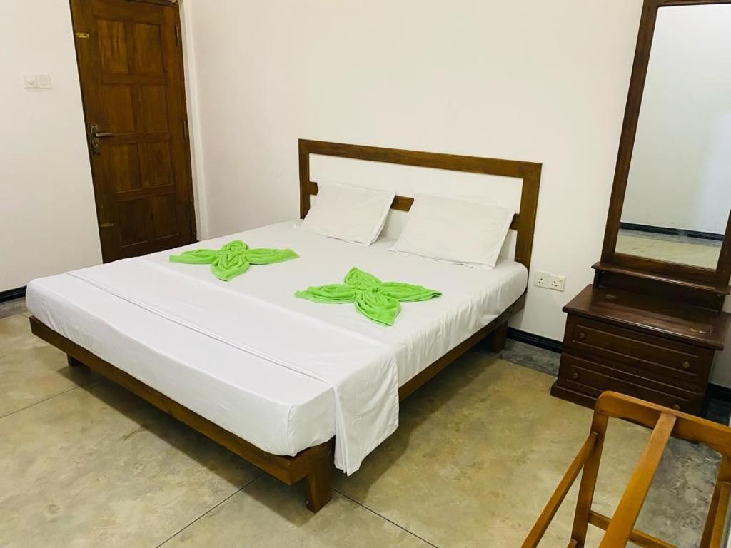 Deluxe Double Room (2 Adults + 1 Child) photo 2