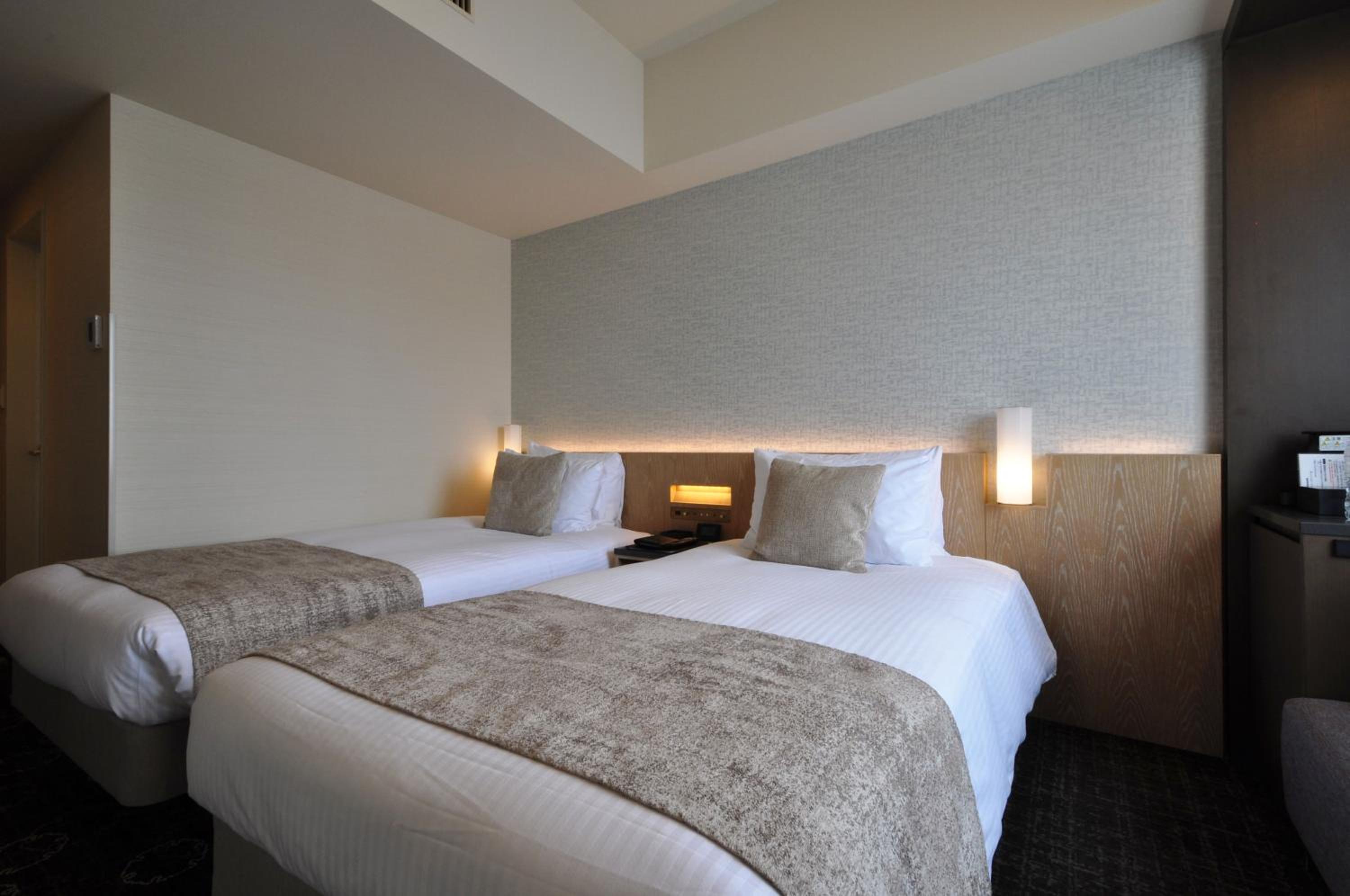 Moderate Twin Room - Non-Smoking - Photo 11
