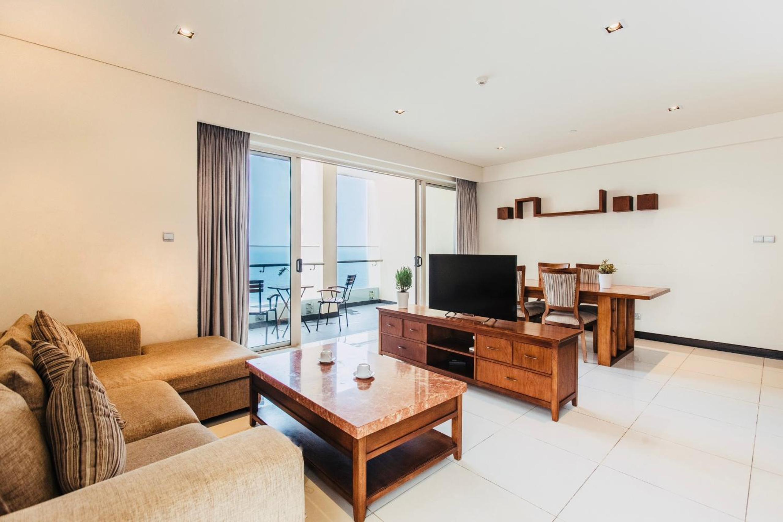 Two-Bedroom Suite - Photo 2