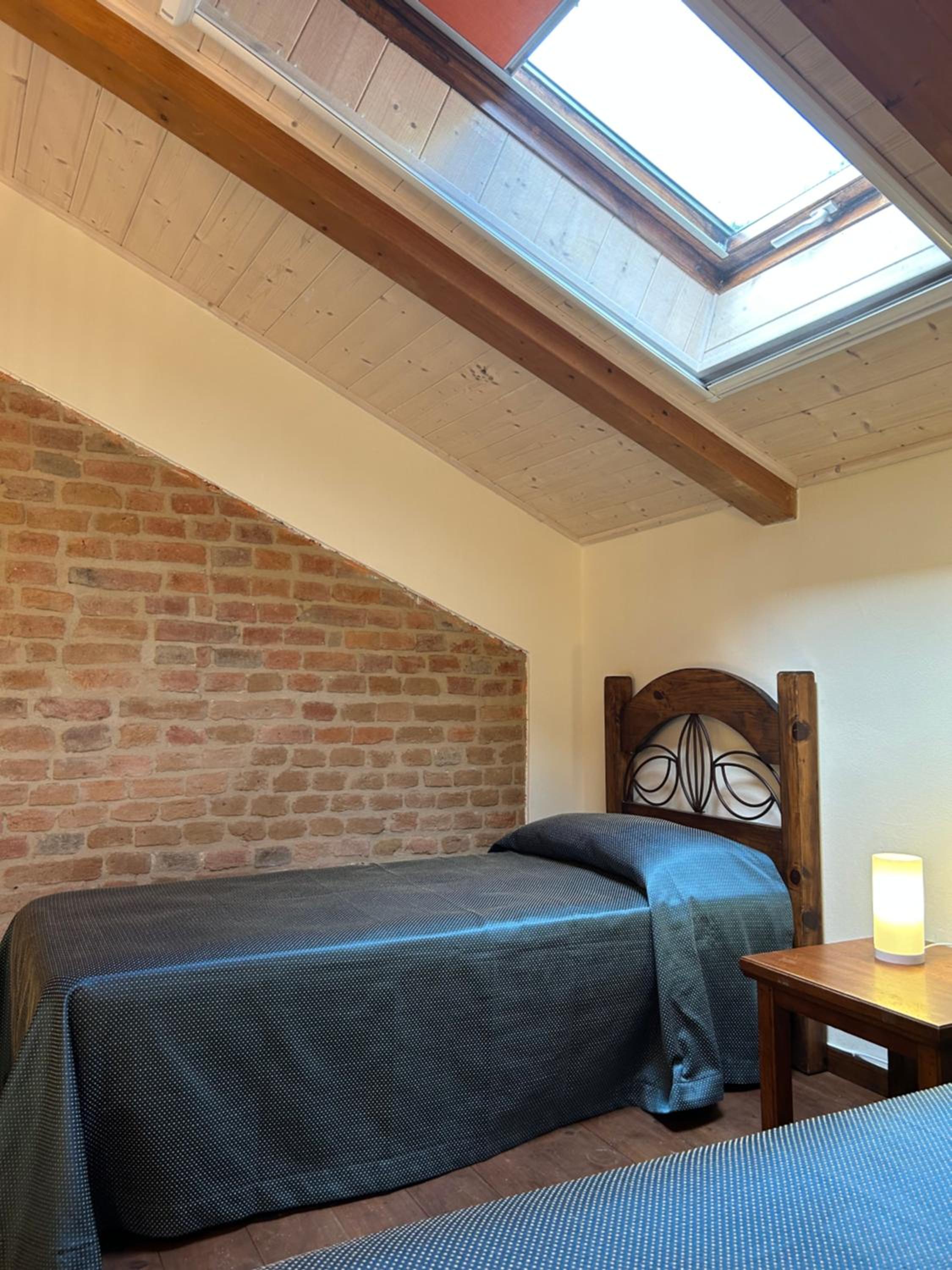 Quadruple Room with Private Bathroom photo 3