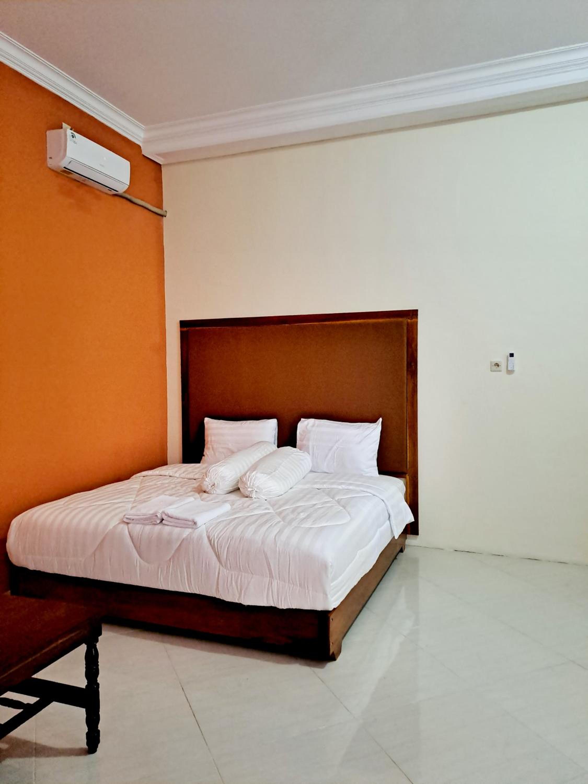Deluxe Double Room with Balcony photo 1