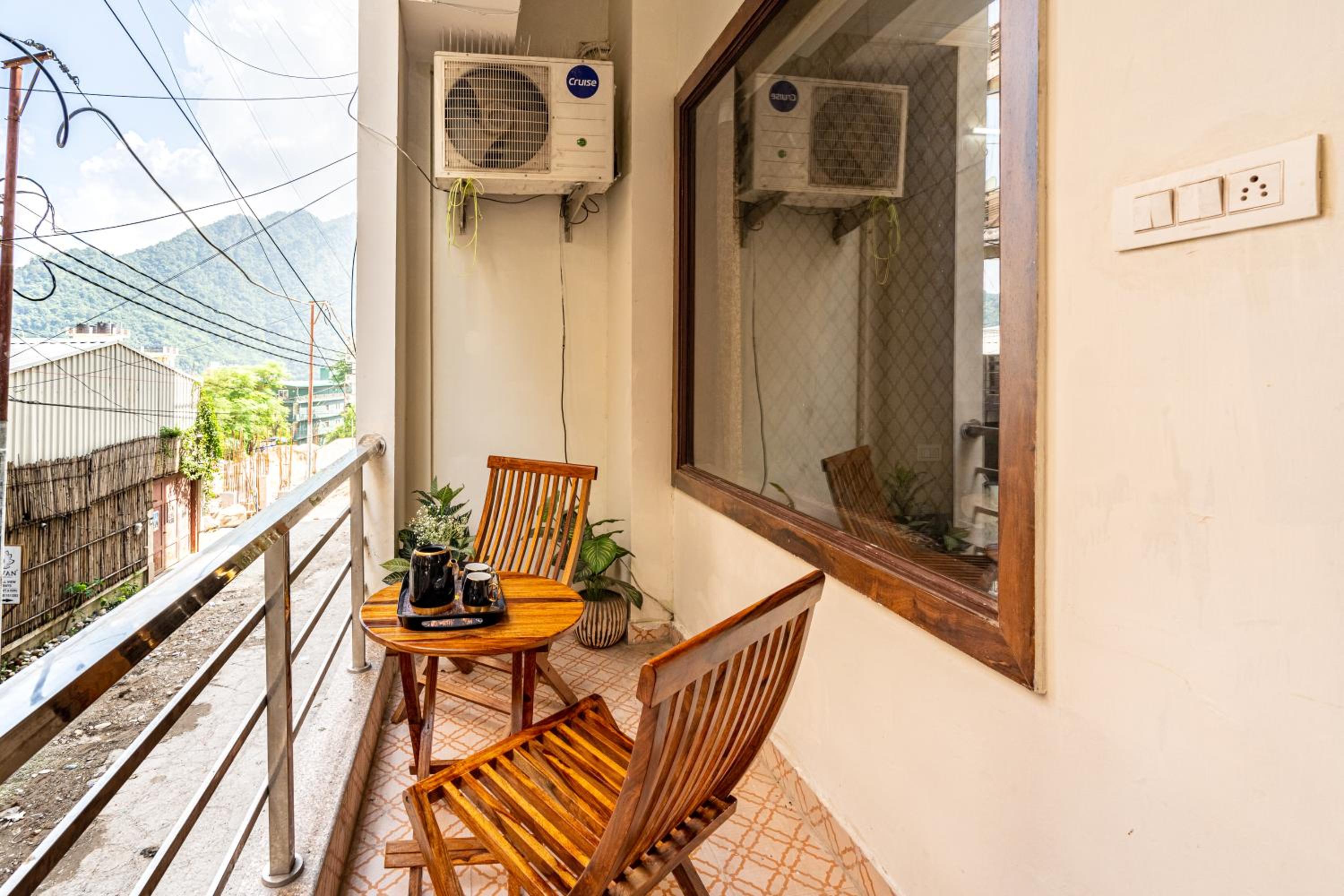 Apartment with Mountain View - Photo 20