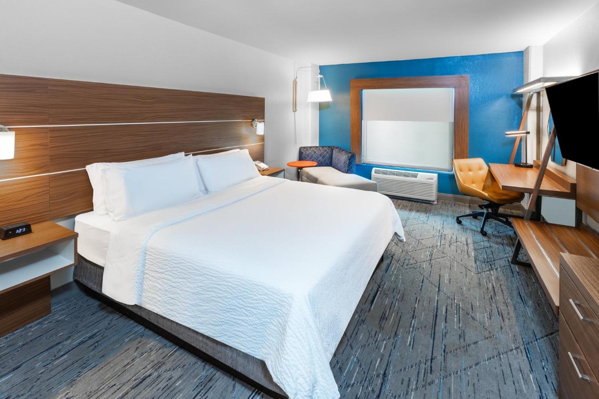 Standard King Room - Photo 2