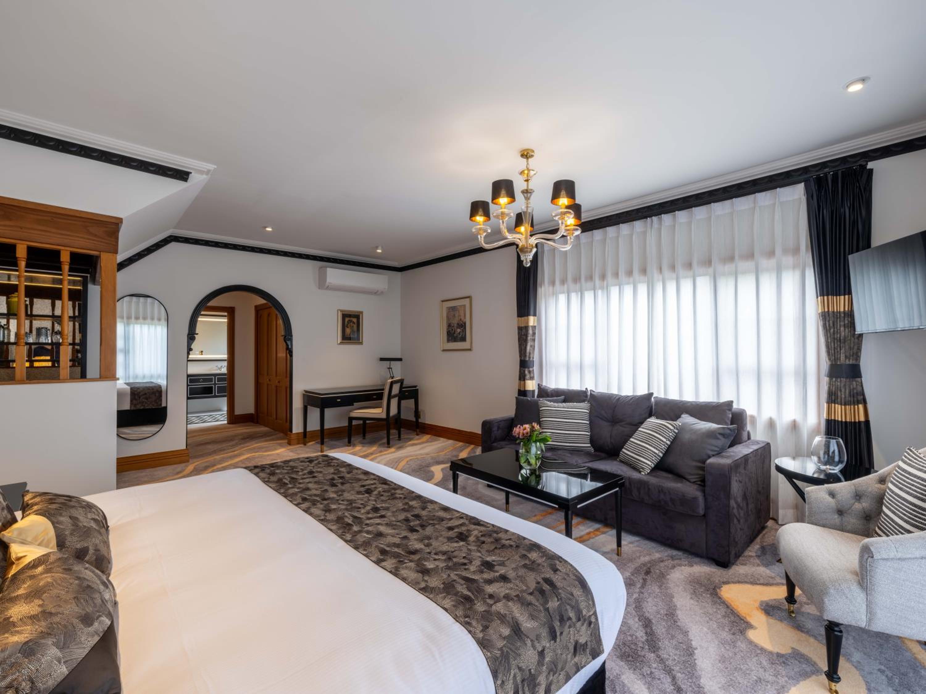 Lodge Suite - Photo 4