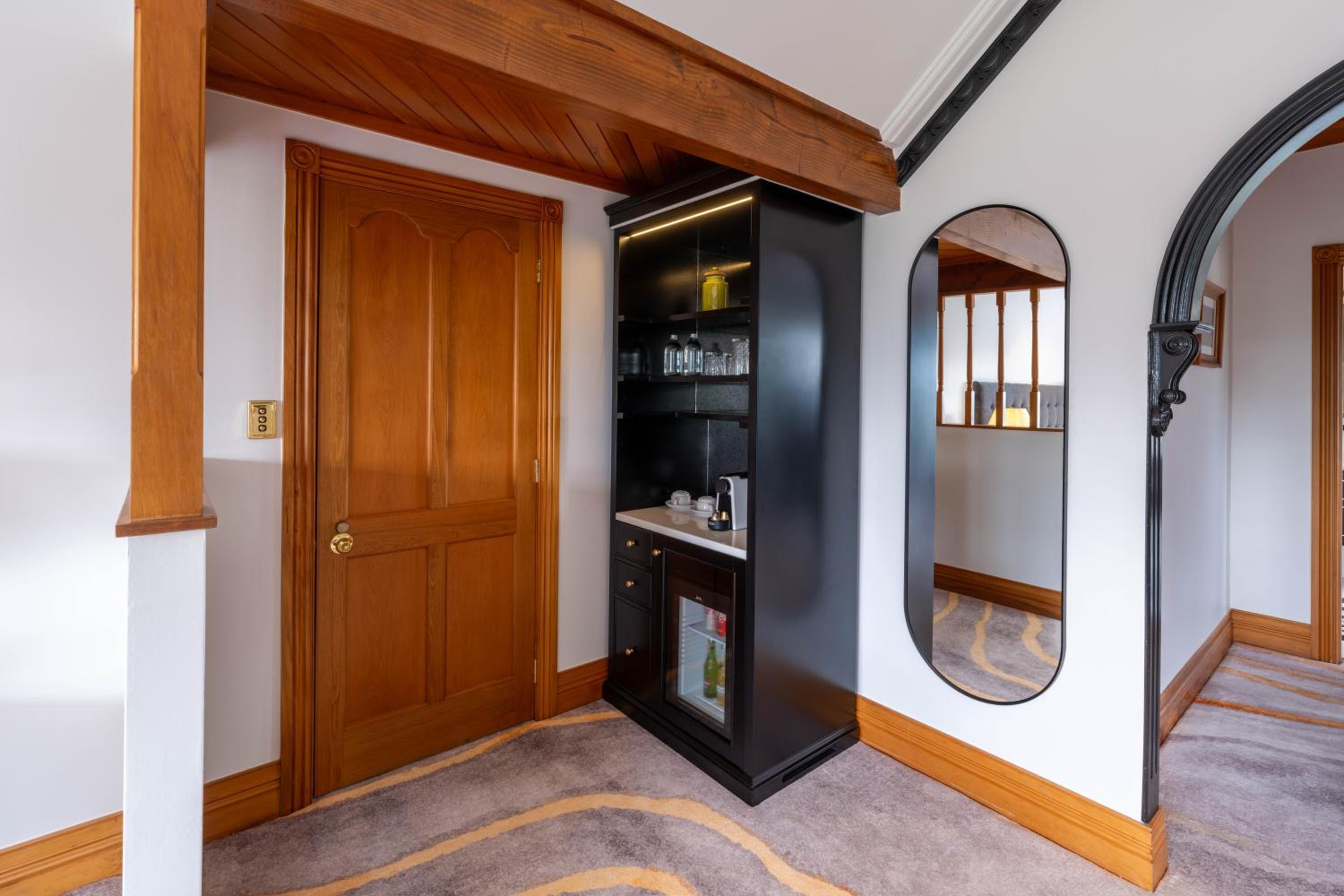 Lodge Suite - Photo 8