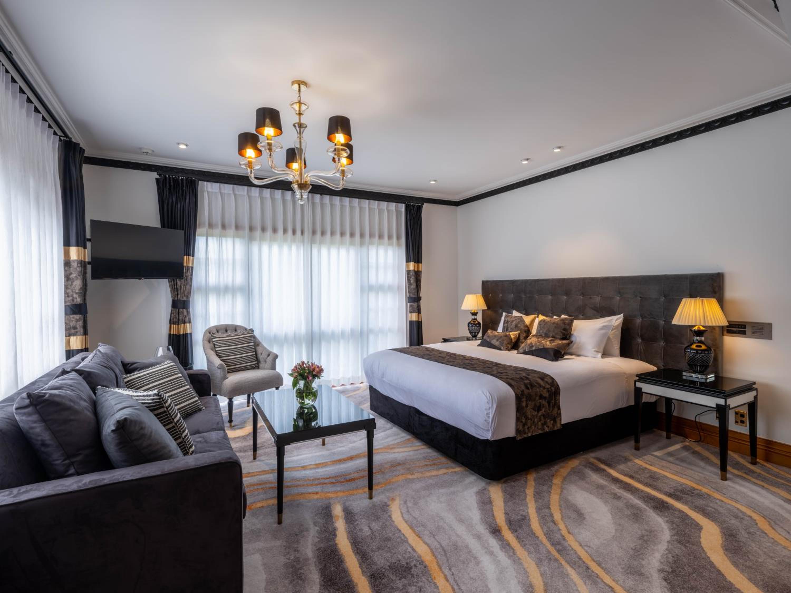 Lodge Suite - Photo 2