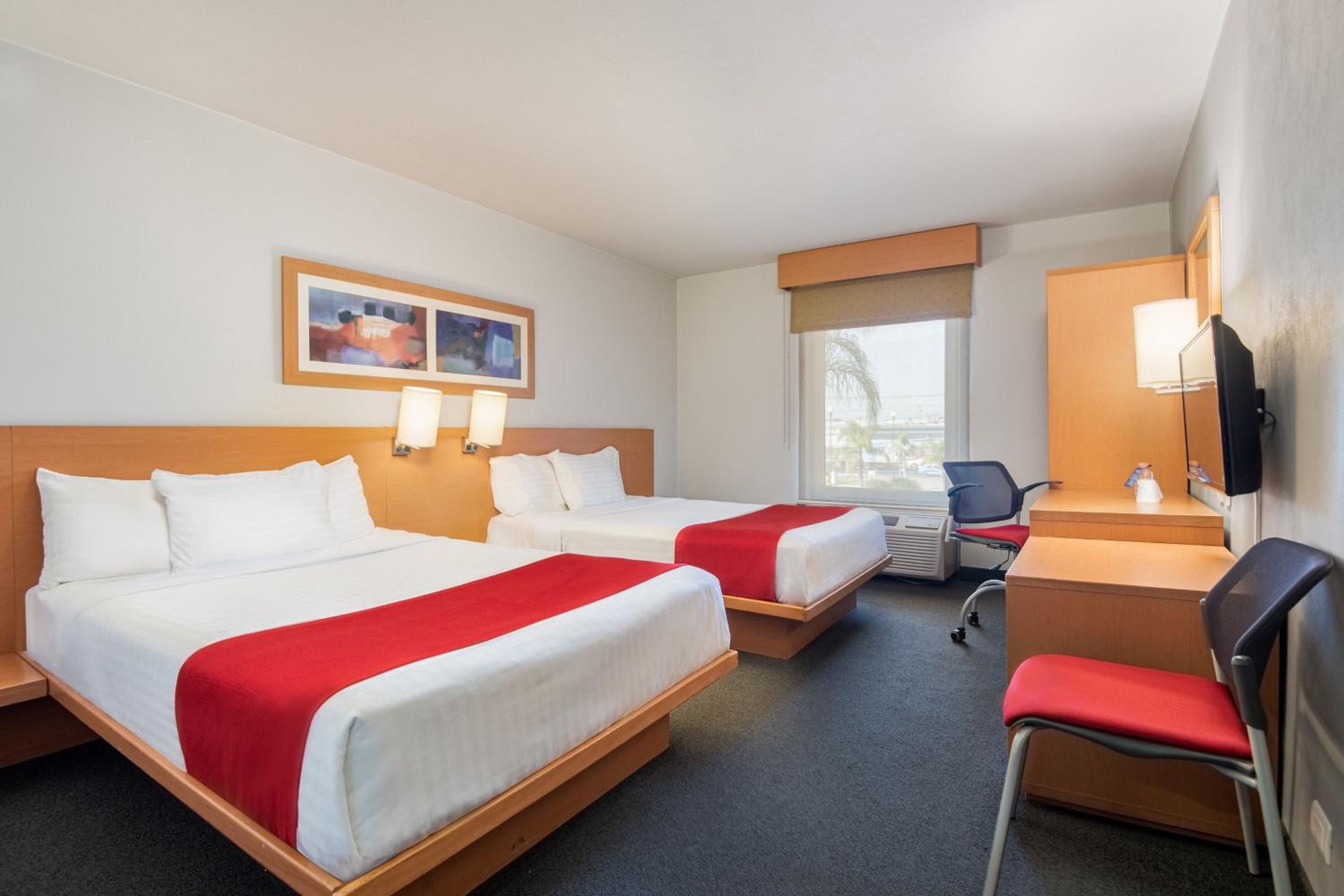 Double Room with Two Double Beds - Photo 1